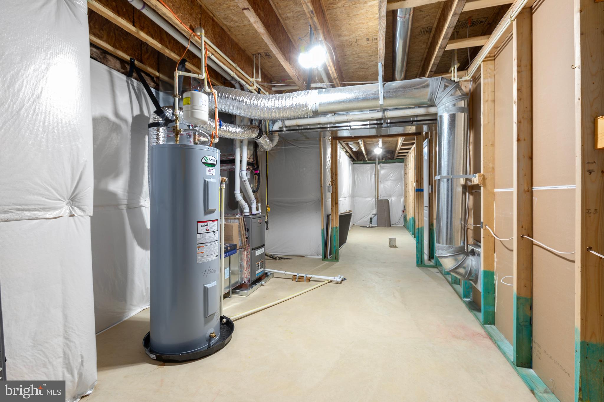 VIRGINIA HERITAGE AT LEE'S PARK - Residential