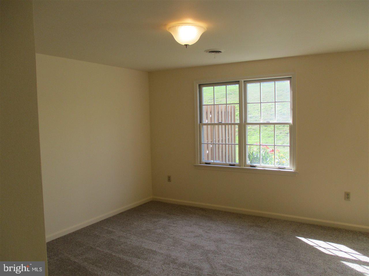 STONEGATE VILLAGE - Residential