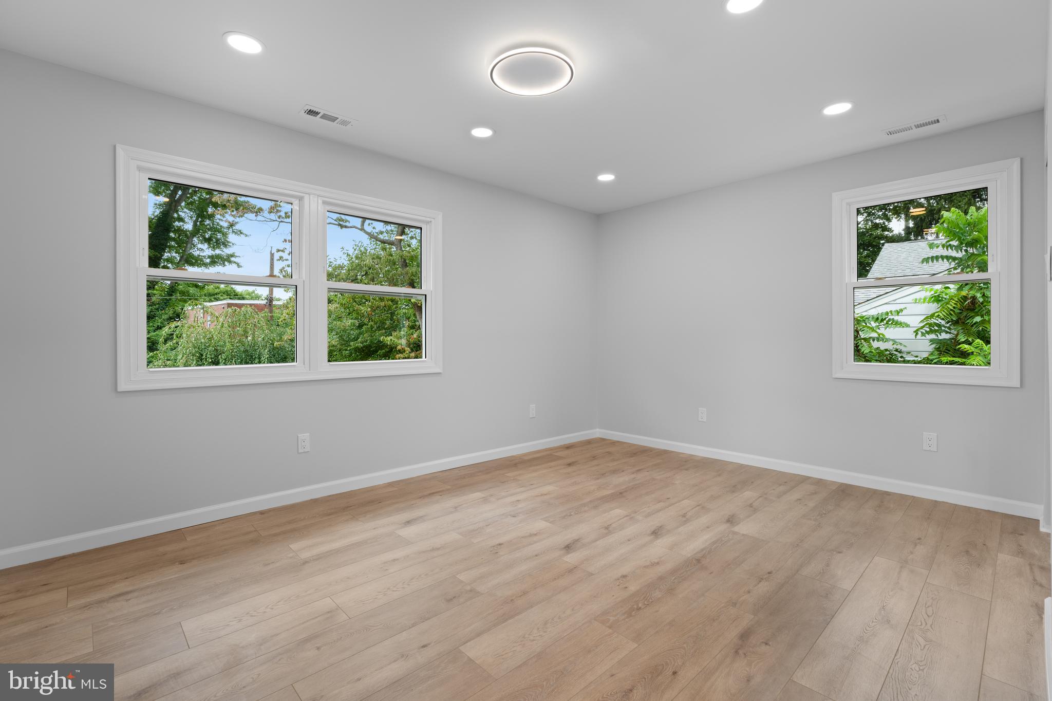 SOMERTON - Residential