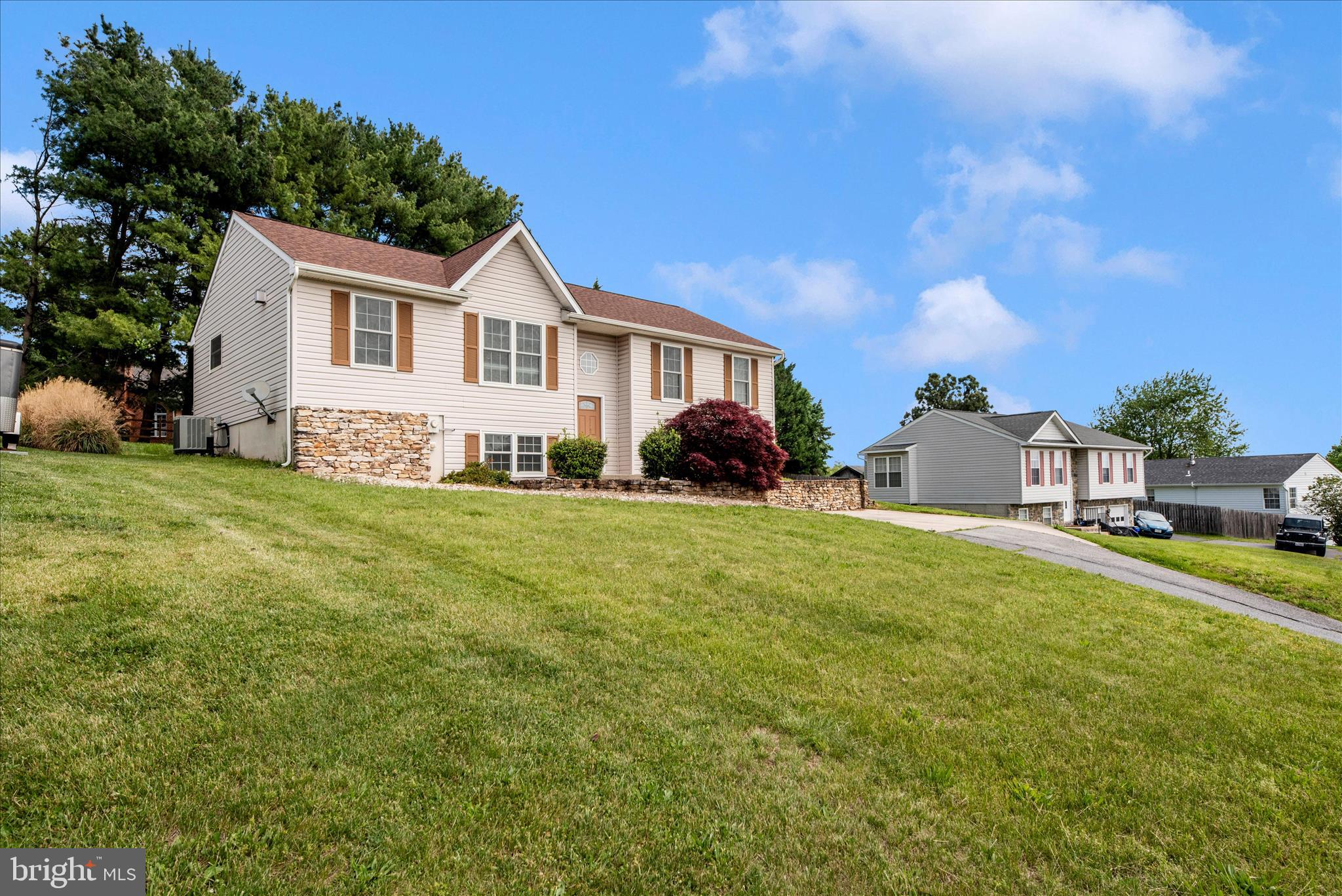ORCHARD HILLS - Residential