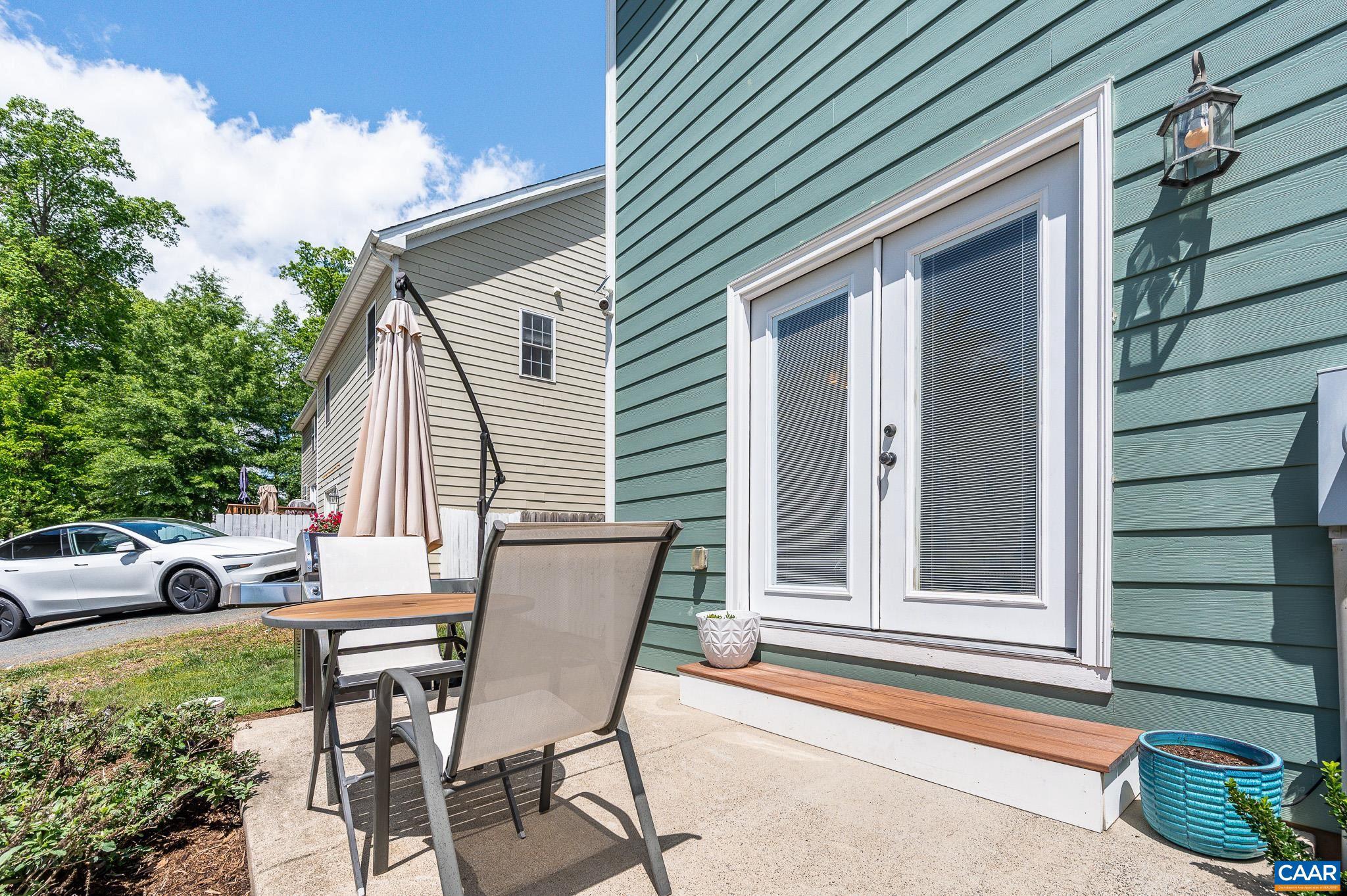 COUNTRY GREEN COTTAGES - Residential