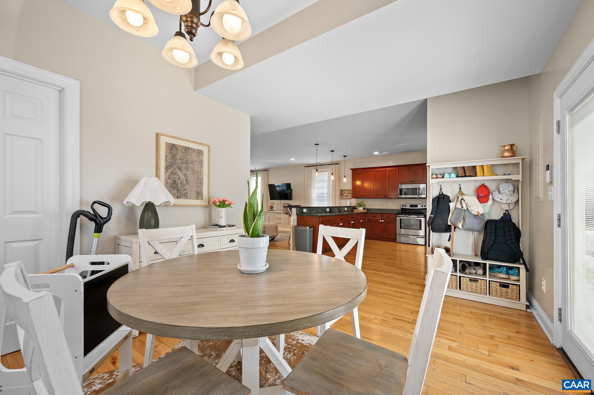 COUNTRY GREEN COTTAGES - Residential