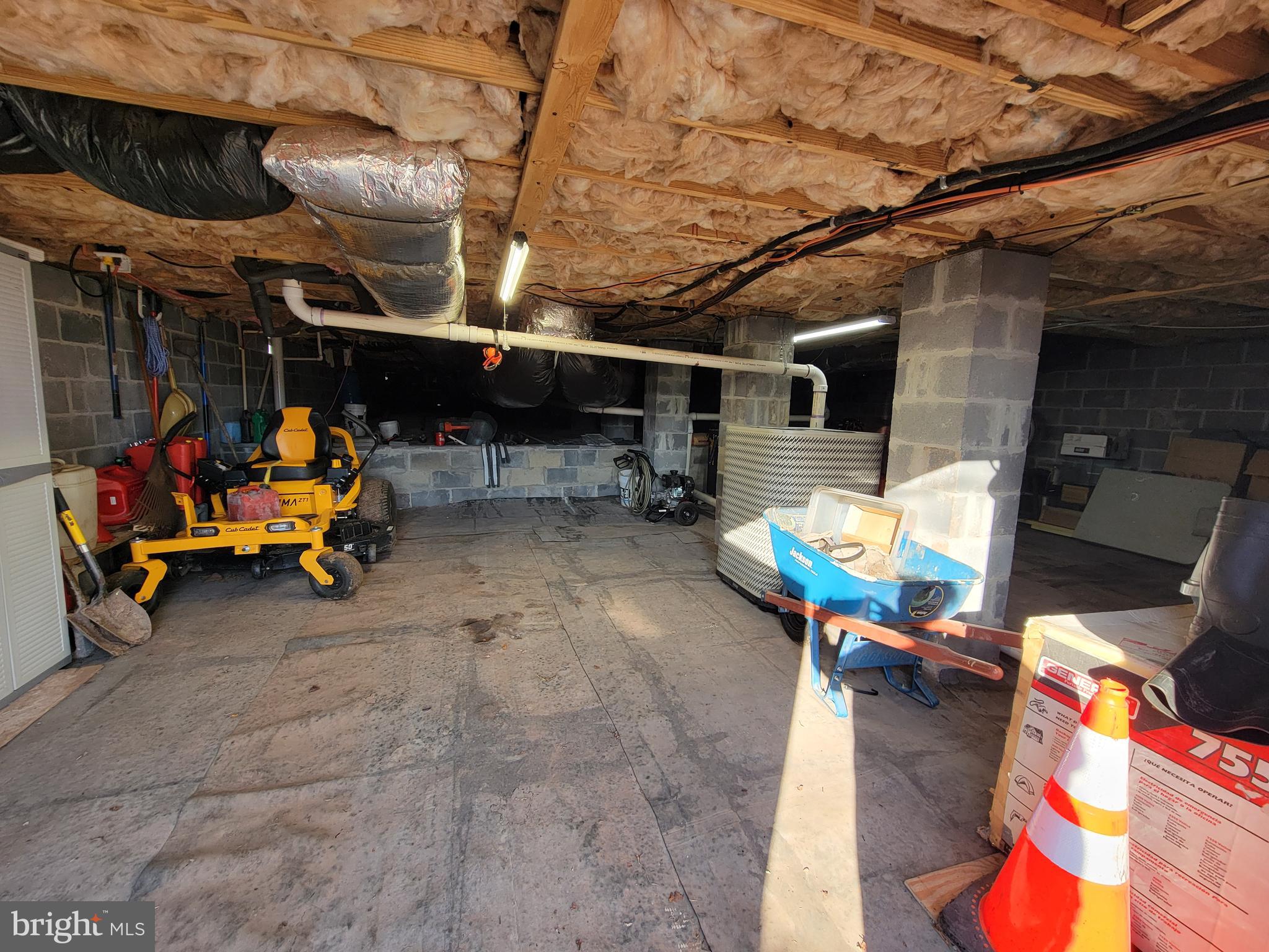 ROMNEY FRUIT RANCHES - Residential