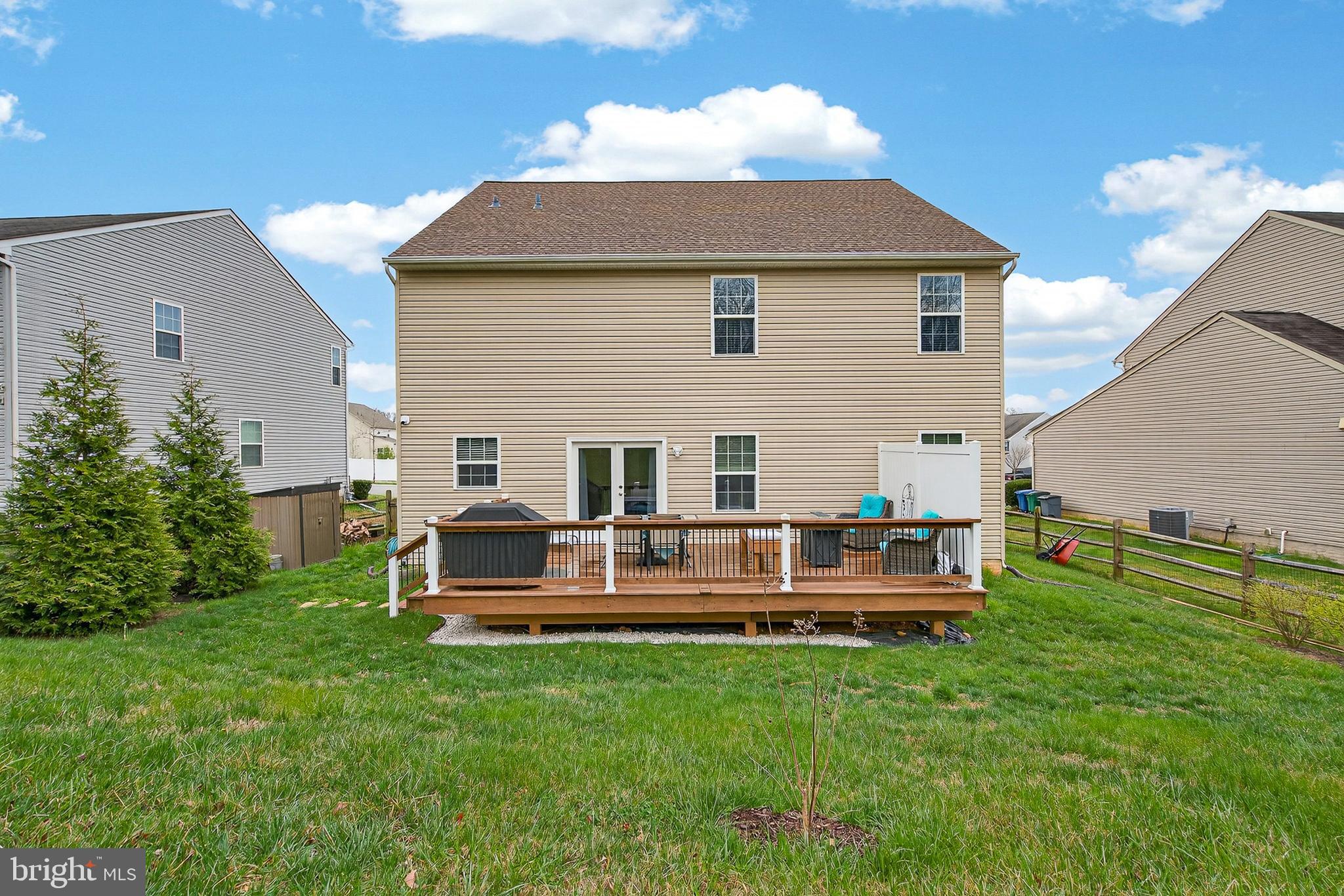 FIELDS AT ROCK GLENN - Residential