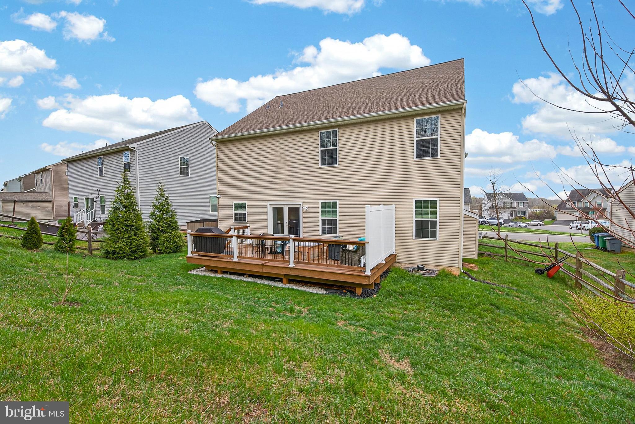 FIELDS AT ROCK GLENN - Residential