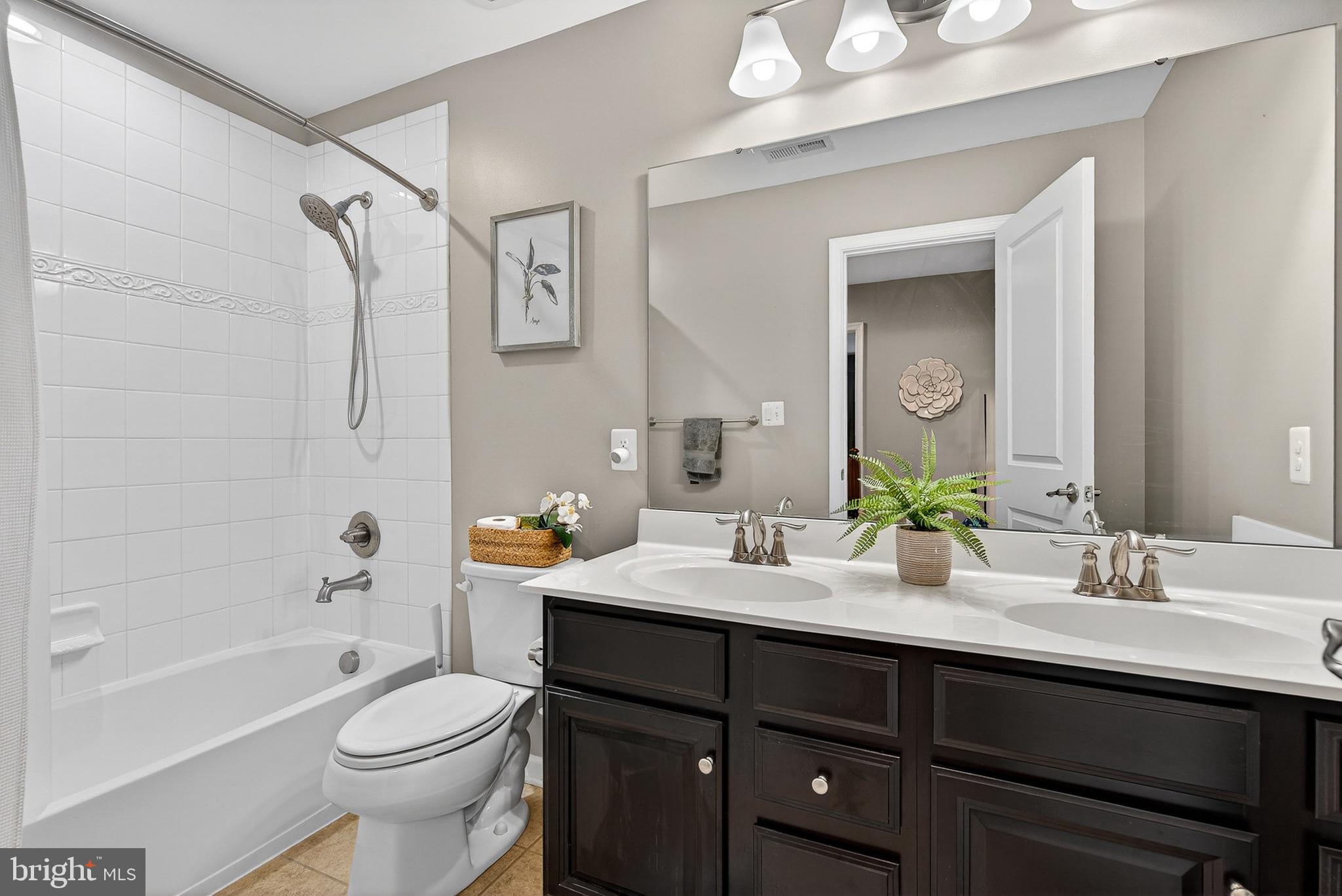 FIELDS AT ROCK GLENN - Residential