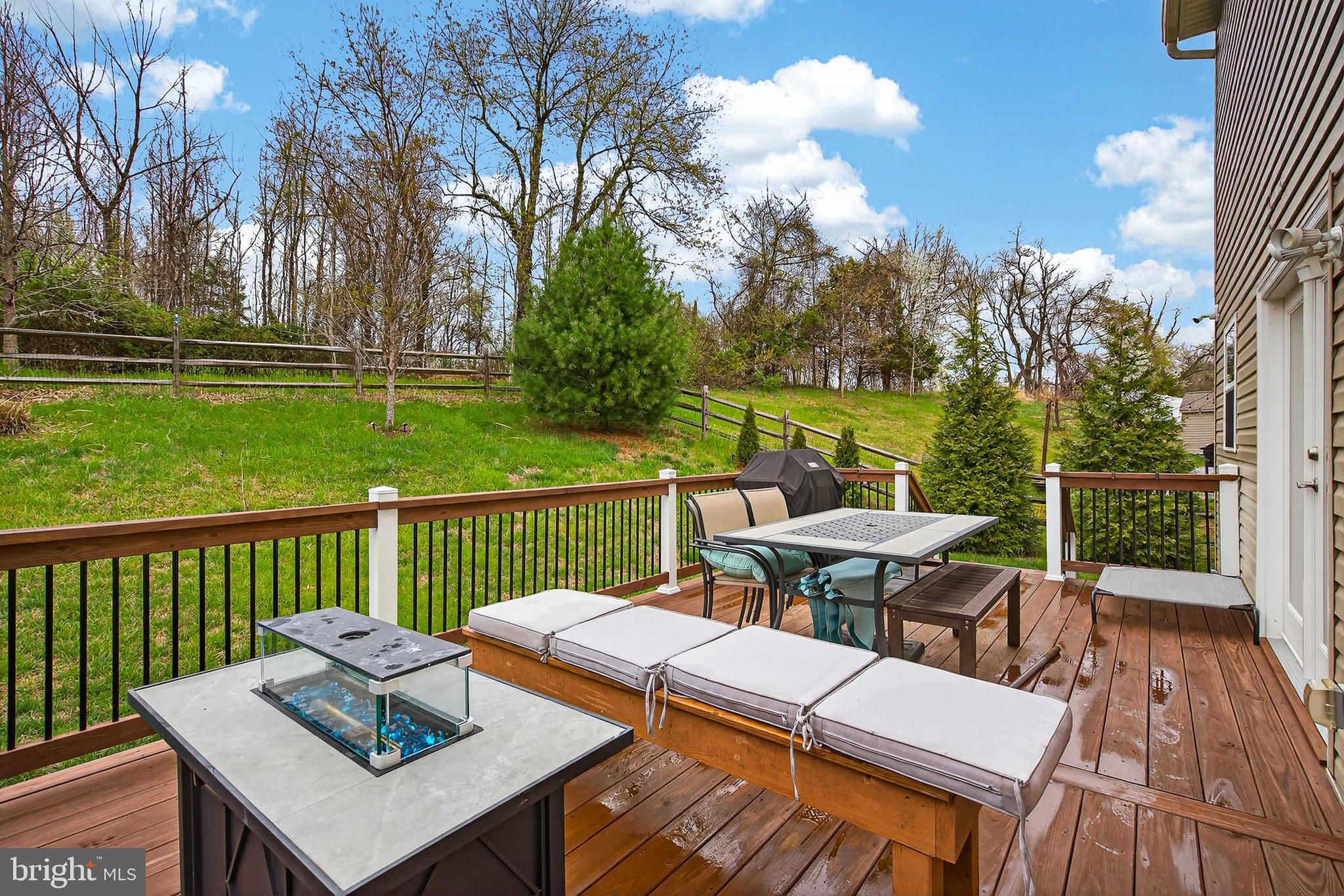 FIELDS AT ROCK GLENN - Residential