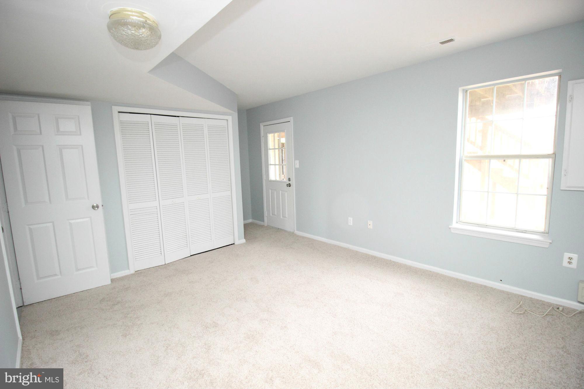 ASHBURN VILLAGE - Residential