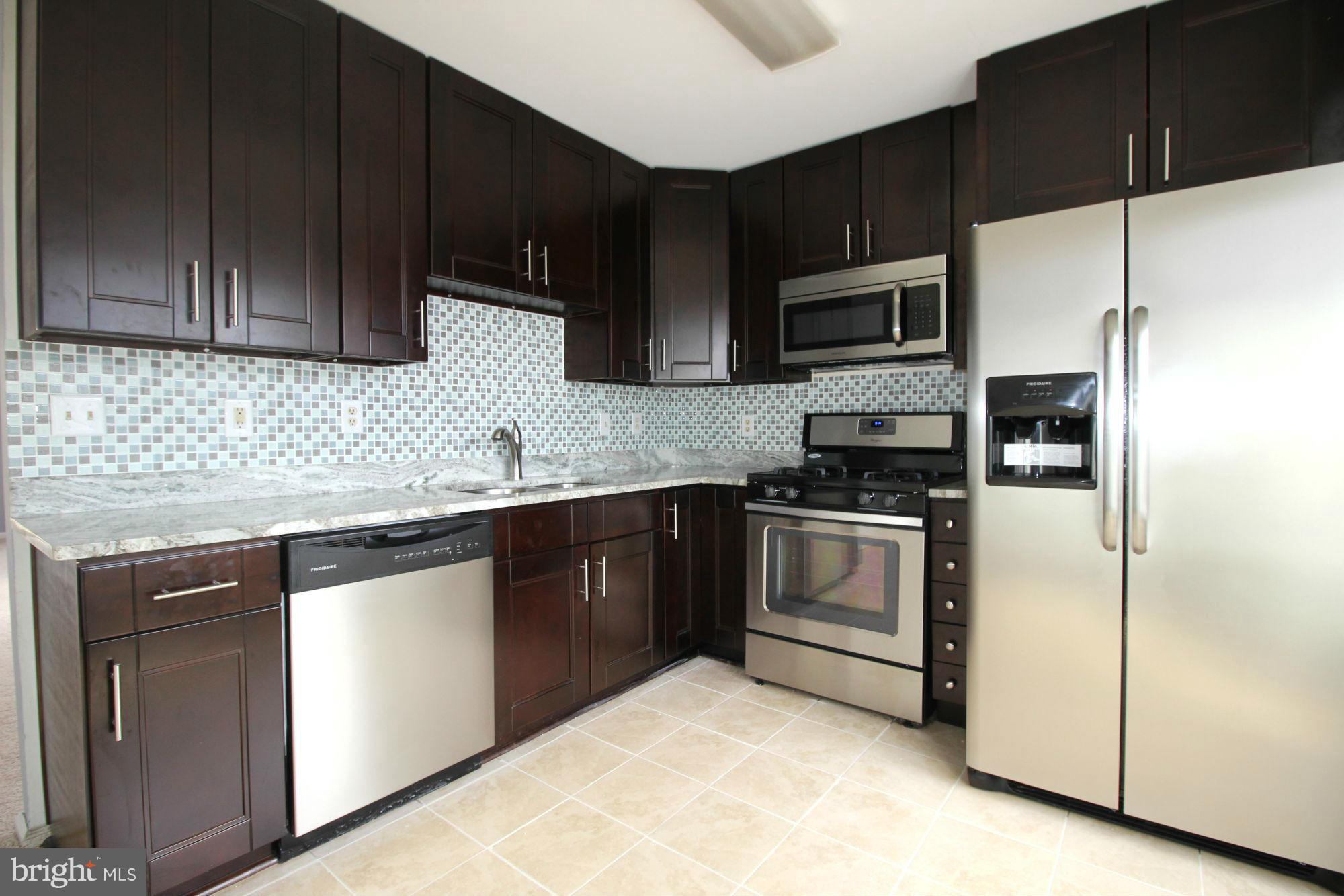 ASHBURN VILLAGE - Residential