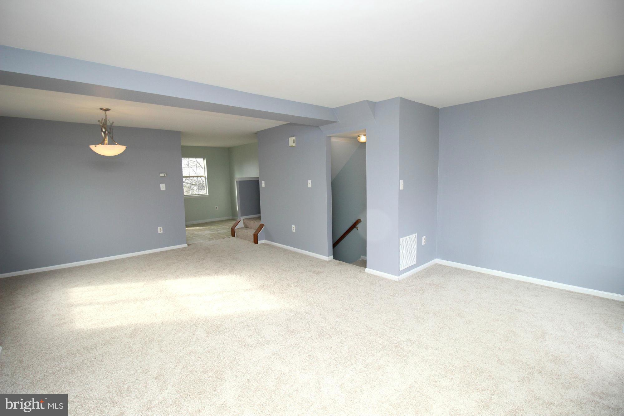 ASHBURN VILLAGE - Residential