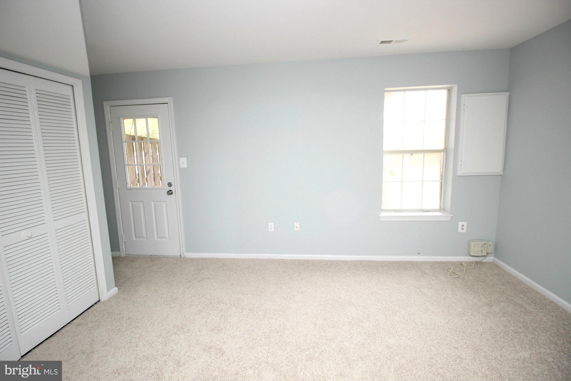 ASHBURN VILLAGE - Residential