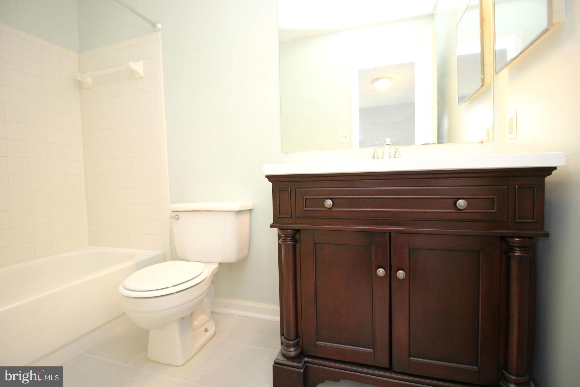 ASHBURN VILLAGE - Residential