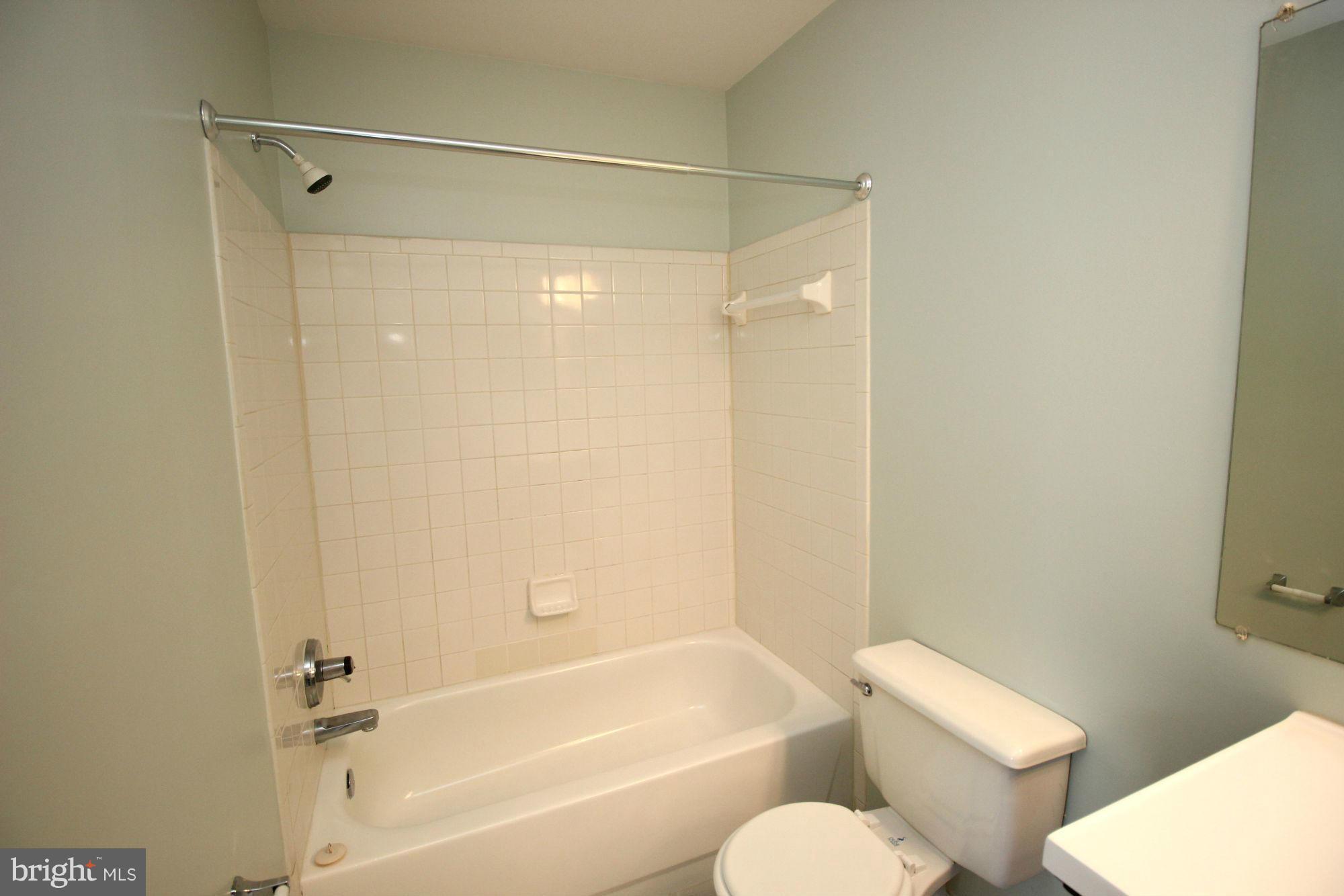 ASHBURN VILLAGE - Residential