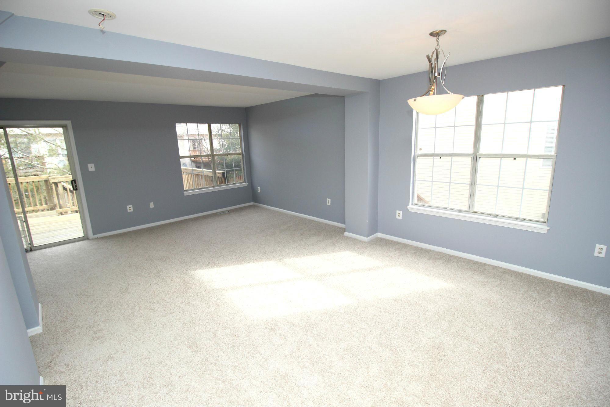 ASHBURN VILLAGE - Residential