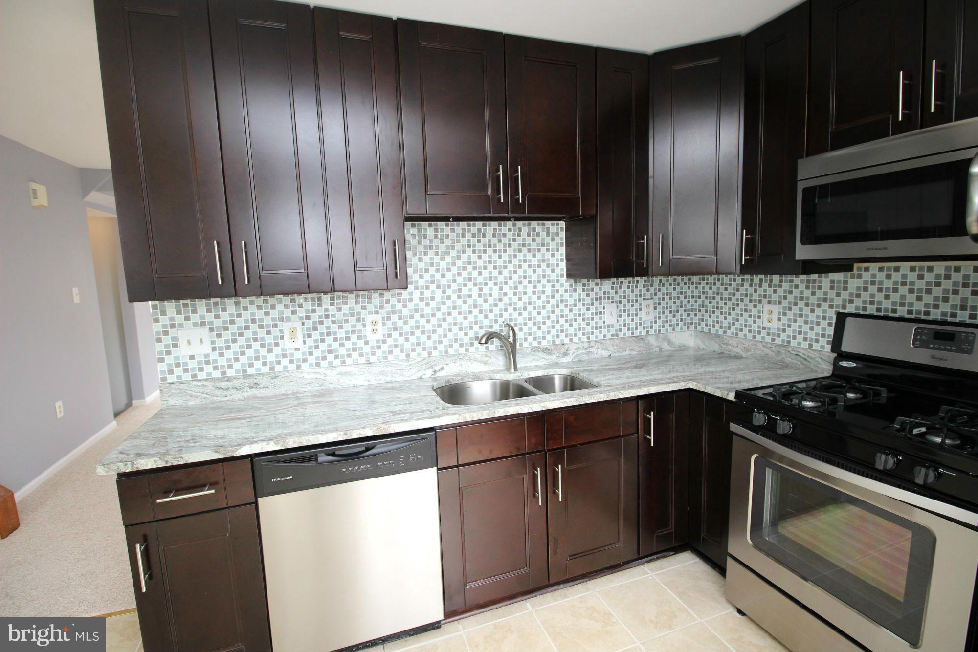 ASHBURN VILLAGE - Residential