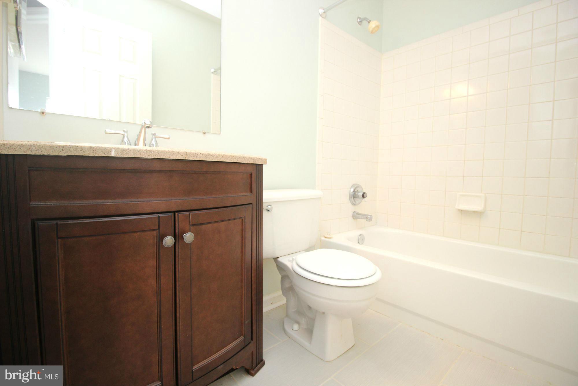 ASHBURN VILLAGE - Residential