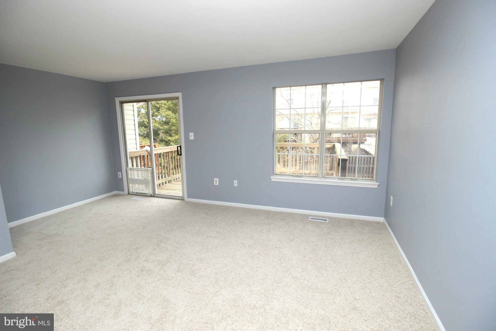 ASHBURN VILLAGE - Residential