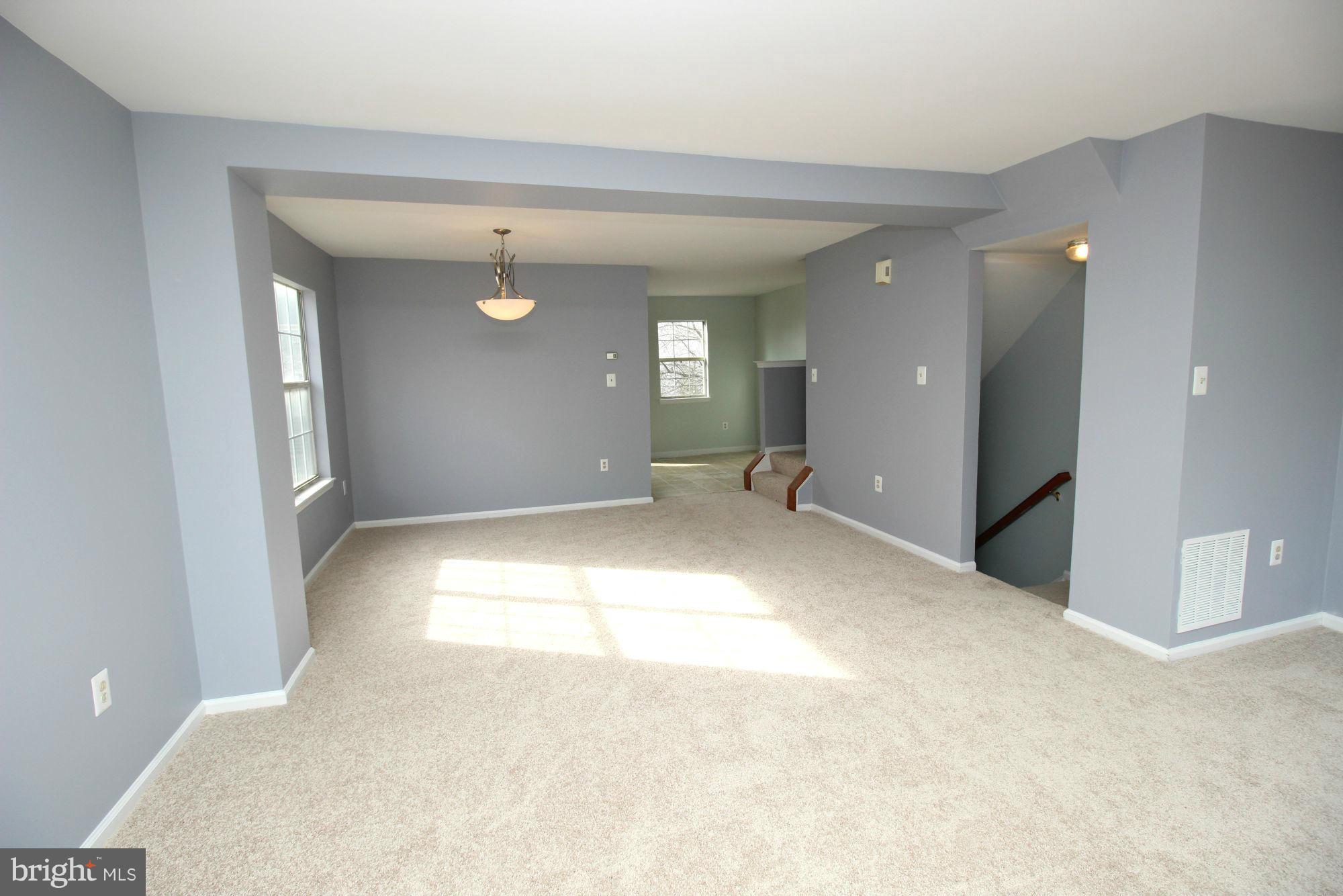 ASHBURN VILLAGE - Residential