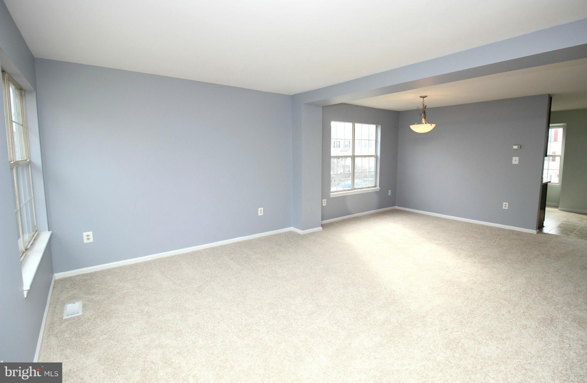 ASHBURN VILLAGE - Residential