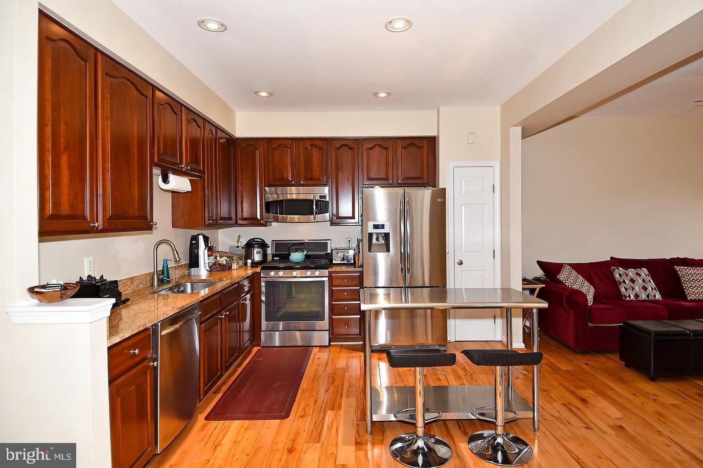 SOUTH RIDING - Residential Lease