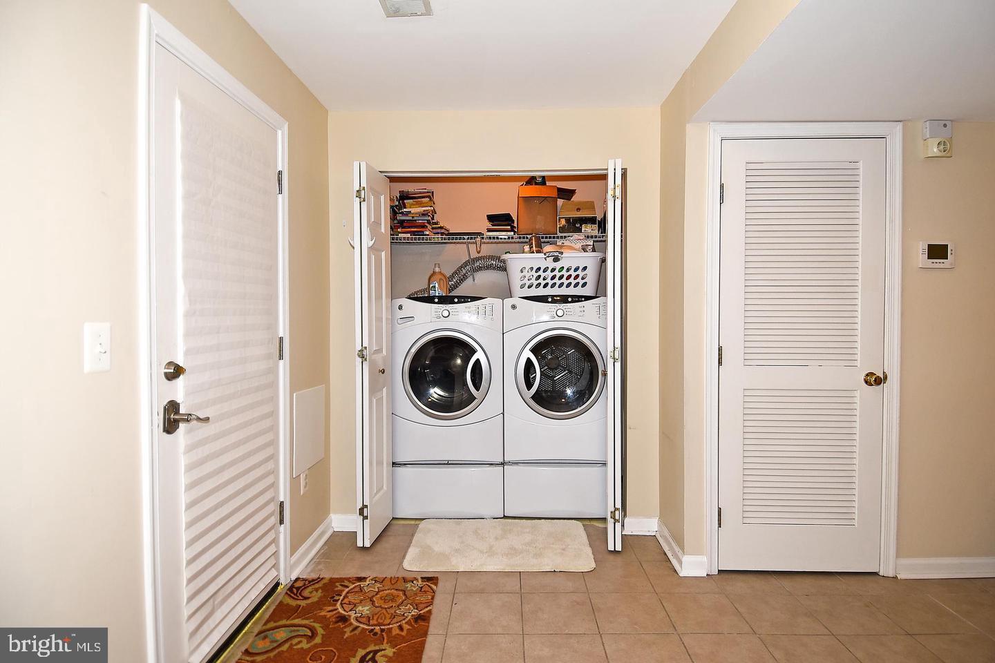 SOUTH RIDING - Residential Lease