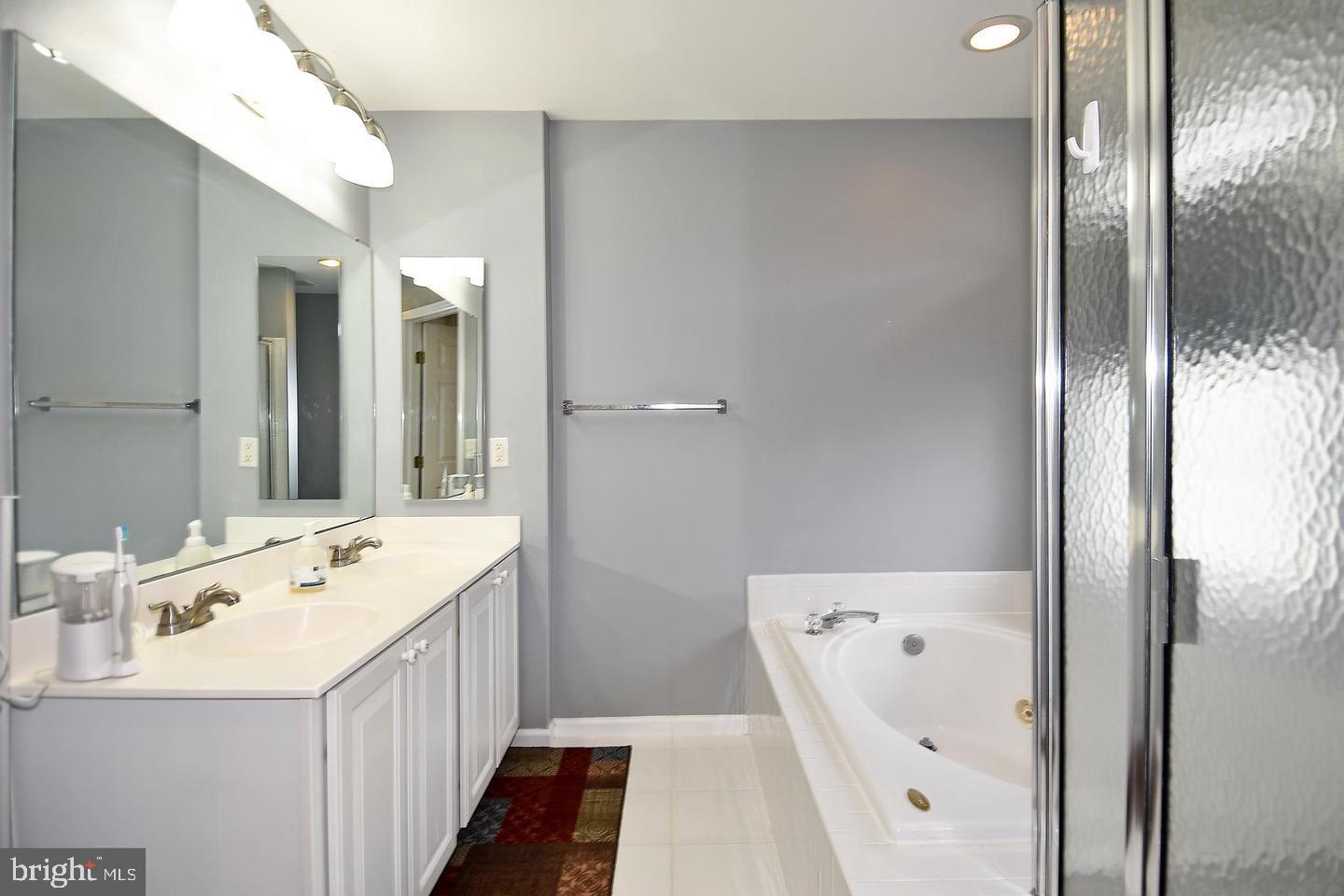 SOUTH RIDING - Residential Lease