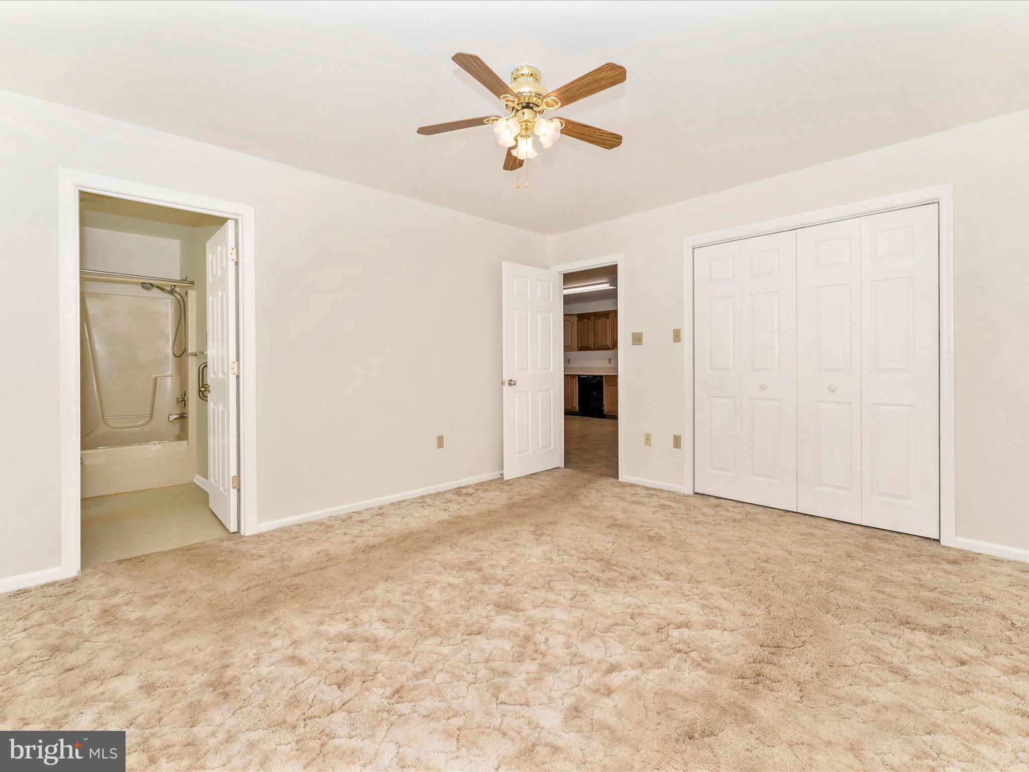 SOUTH POINTE - Residential