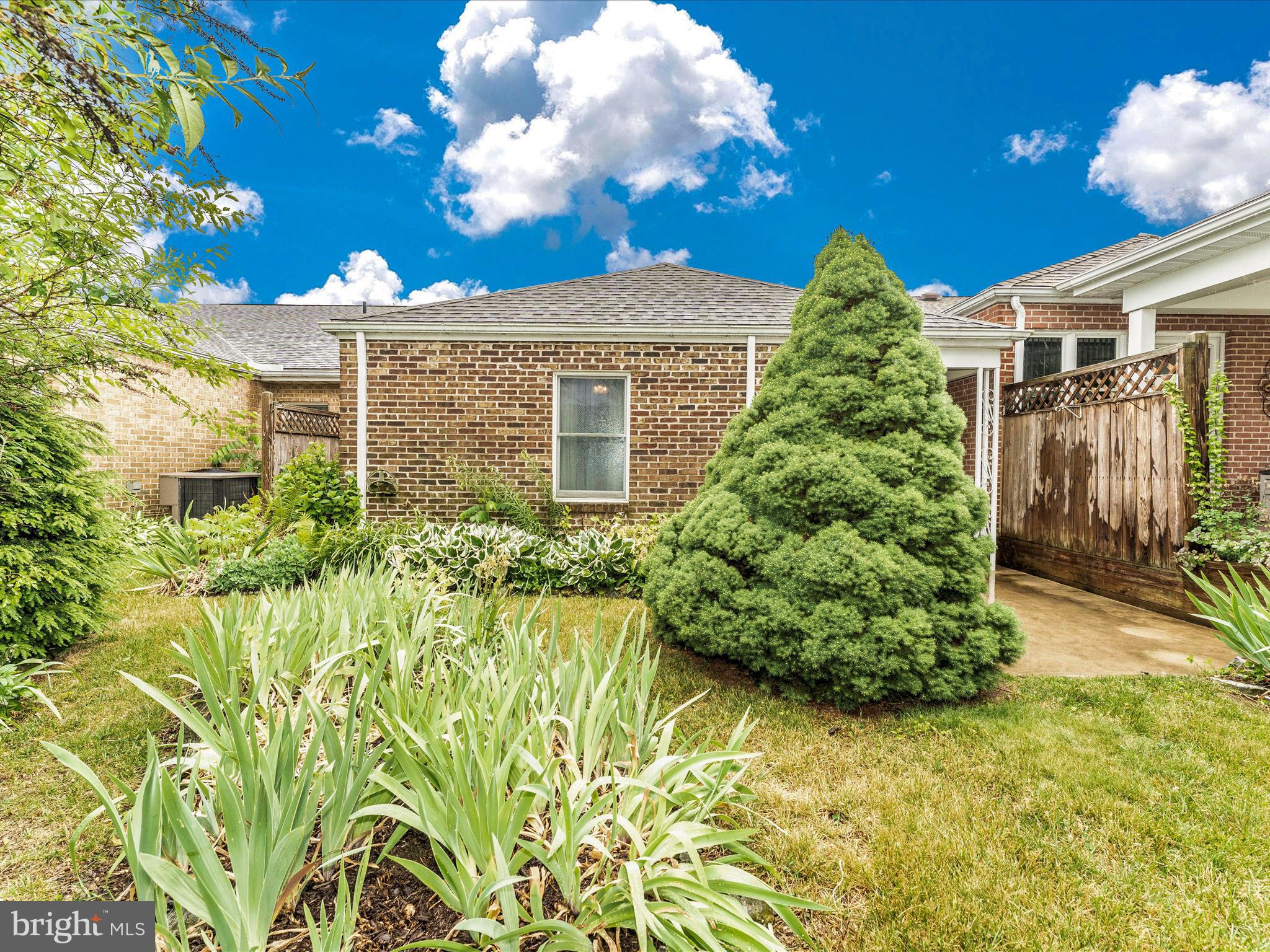 SOUTH POINTE - Residential