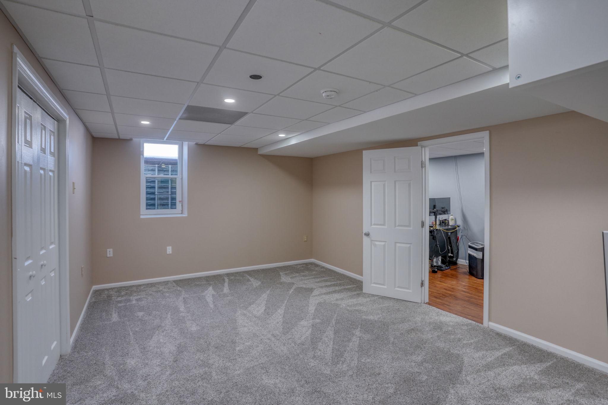 VILLAGE OF CHESTNU - Residential