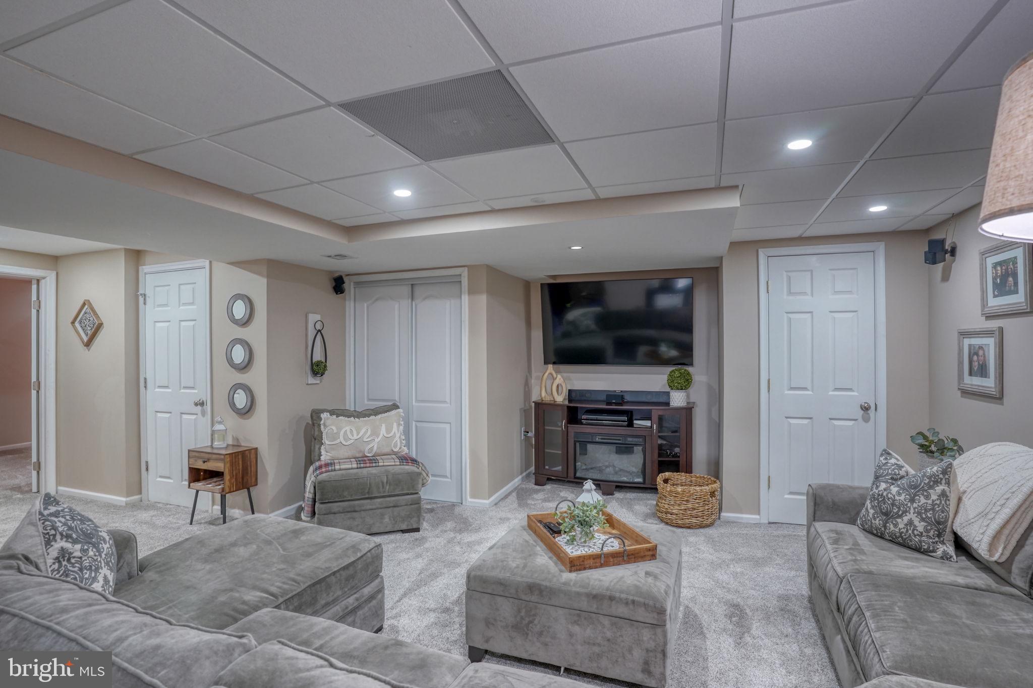 VILLAGE OF CHESTNU - Residential