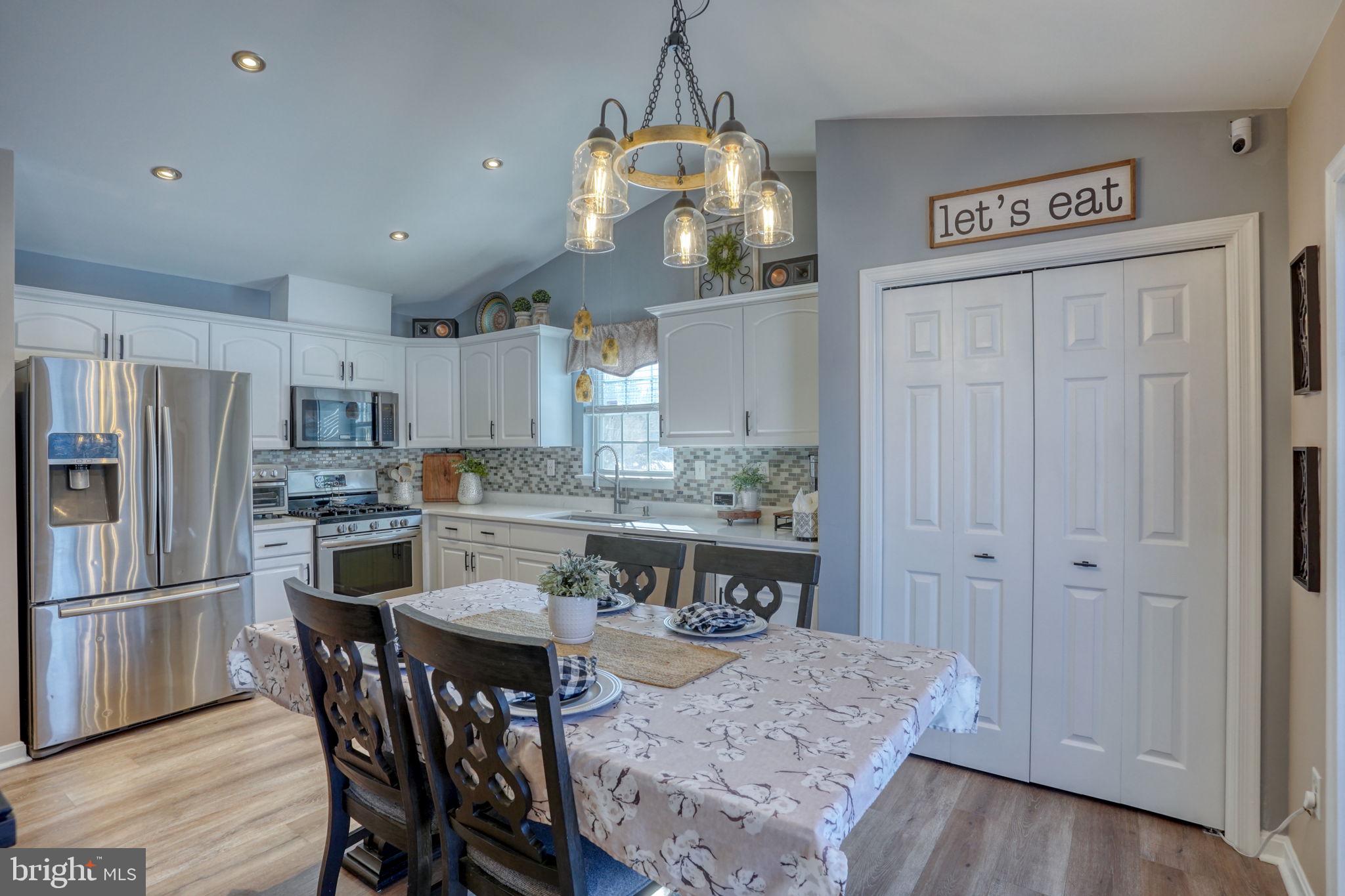 VILLAGE OF CHESTNU - Residential