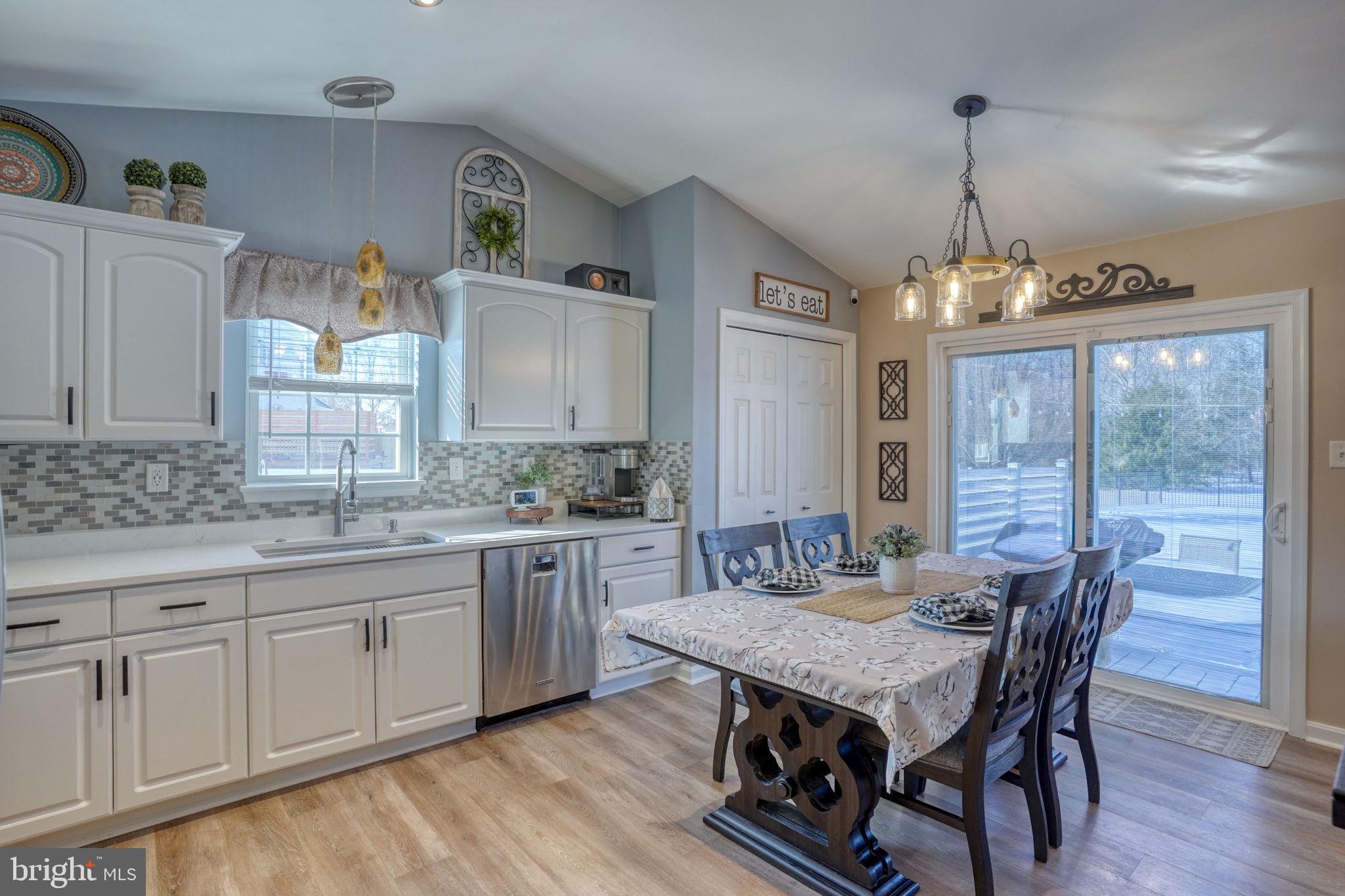 VILLAGE OF CHESTNU - Residential