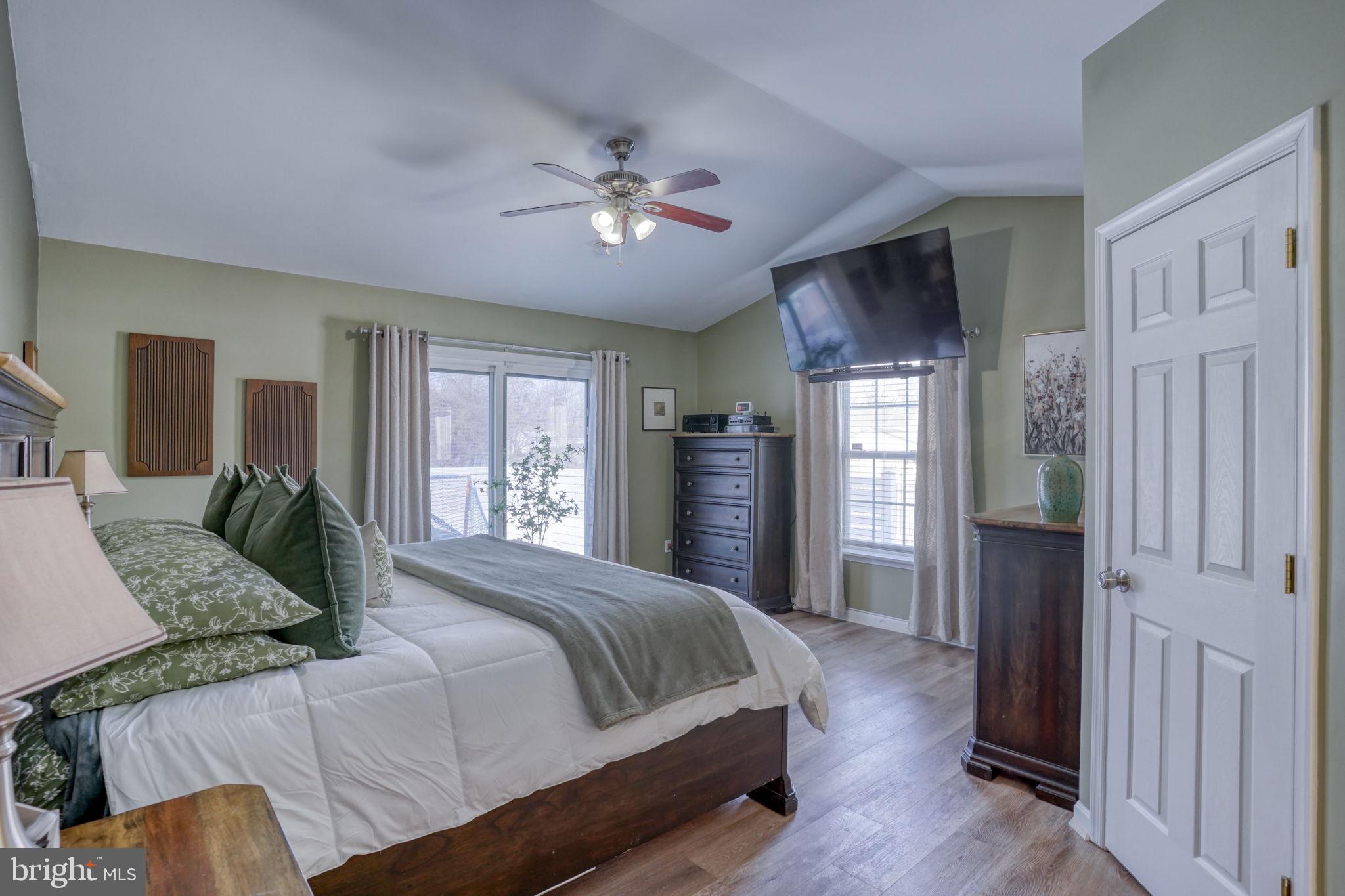 VILLAGE OF CHESTNU - Residential