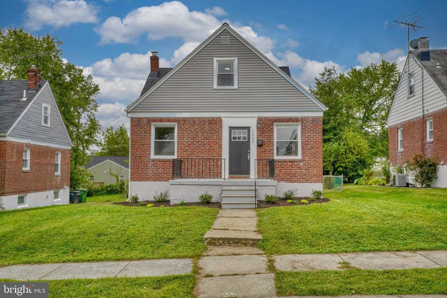 Beautifully updated single-family home with five bedrooms and four full bathrooms. The house features an open layout with neutral colors. All new kitchen with stainless appliances, granite countertop, and ceramic backsplash. Upstairs features two nice size bedrooms, two full bathrooms, and space for a small office. Gleaming hardwood floors and new carpet. Front and back porch, driveway, and a spacious fenced-in backyard.