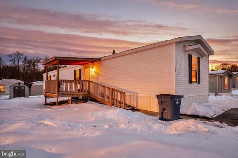 Mobile Home For Sale - 239 Chesapeake Estate<br/> THOMASVILLE, PA 17364