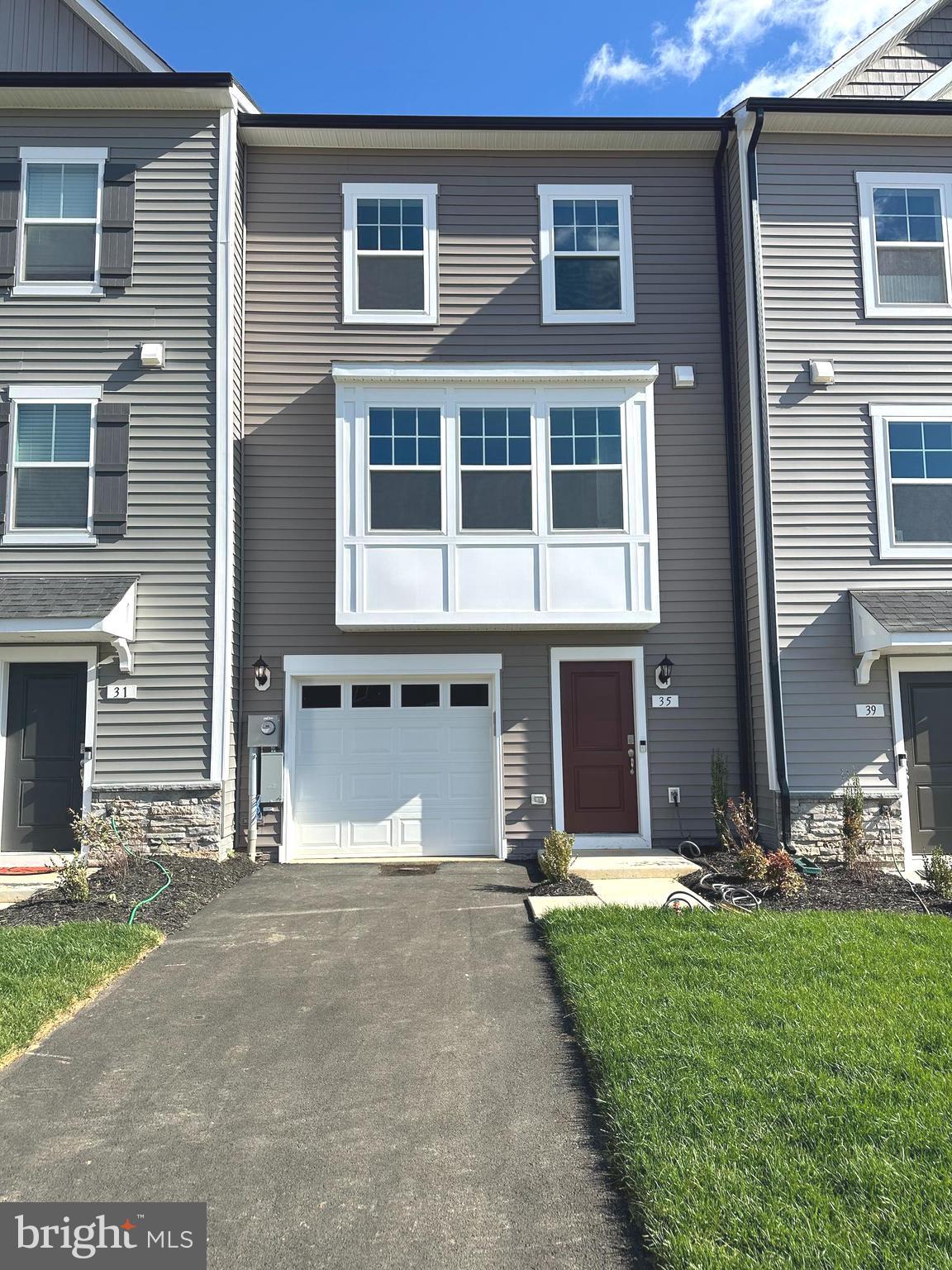 KING'S CROSSING - Residential