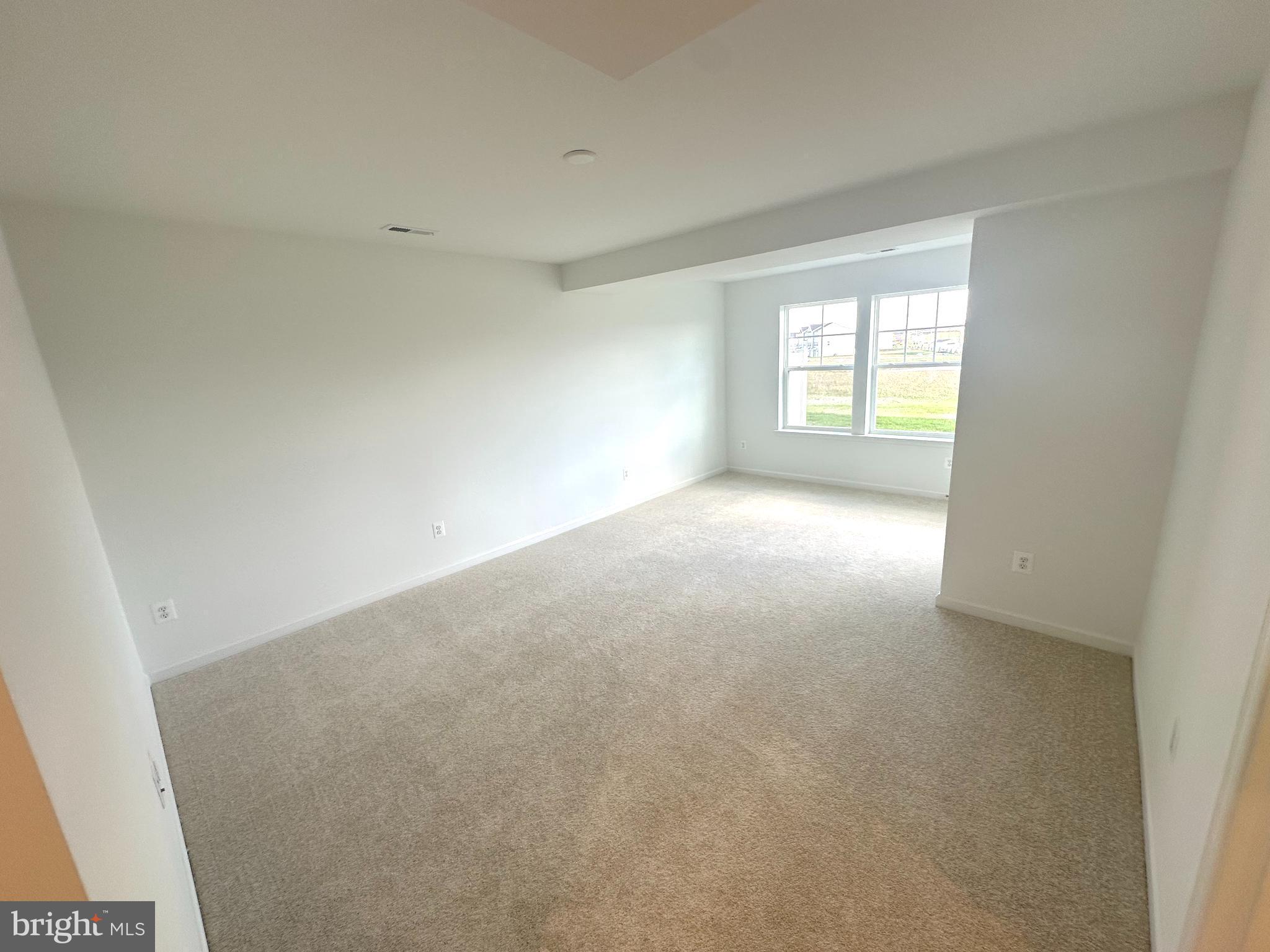 KING'S CROSSING - Residential