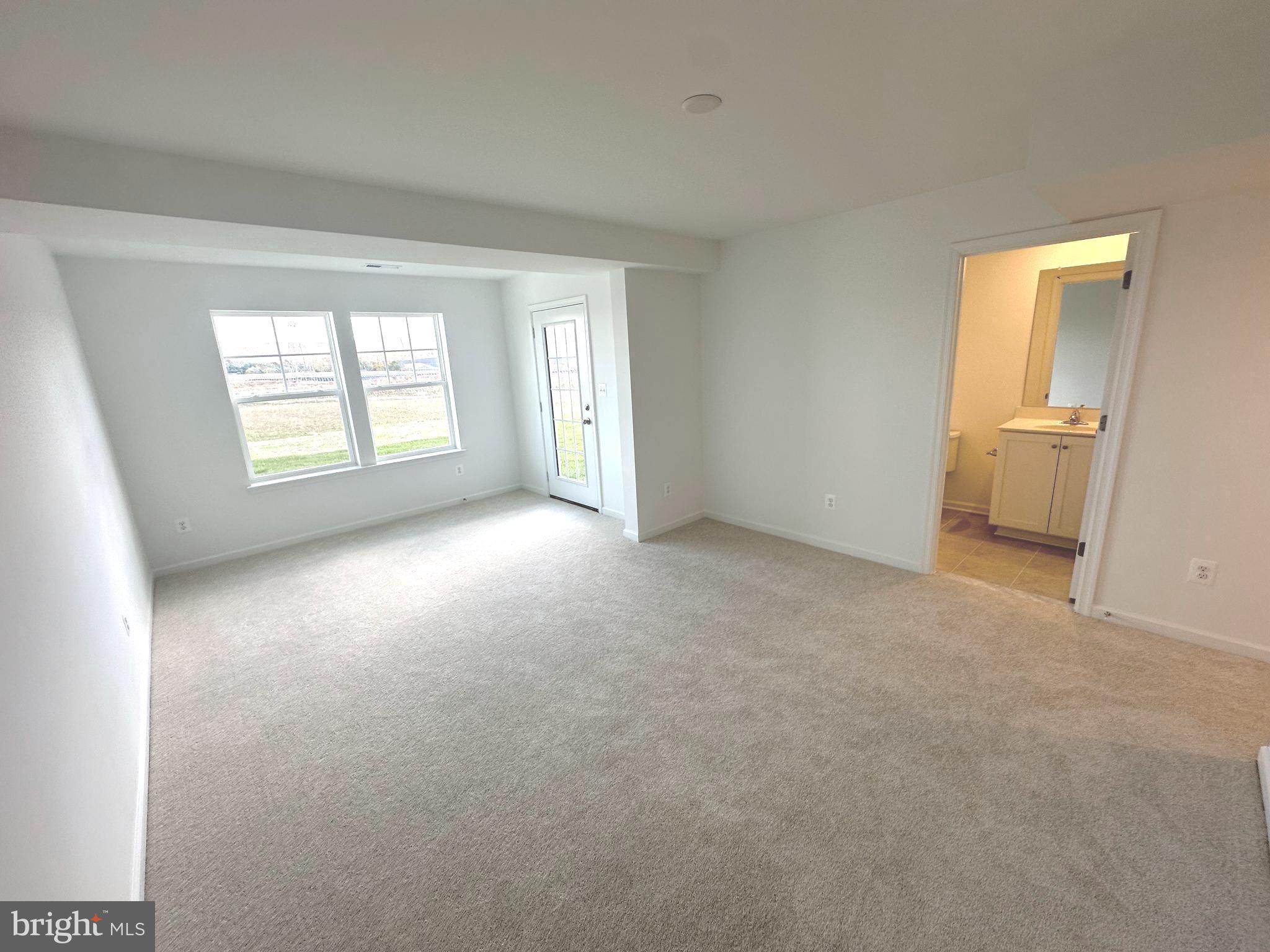 KING'S CROSSING - Residential