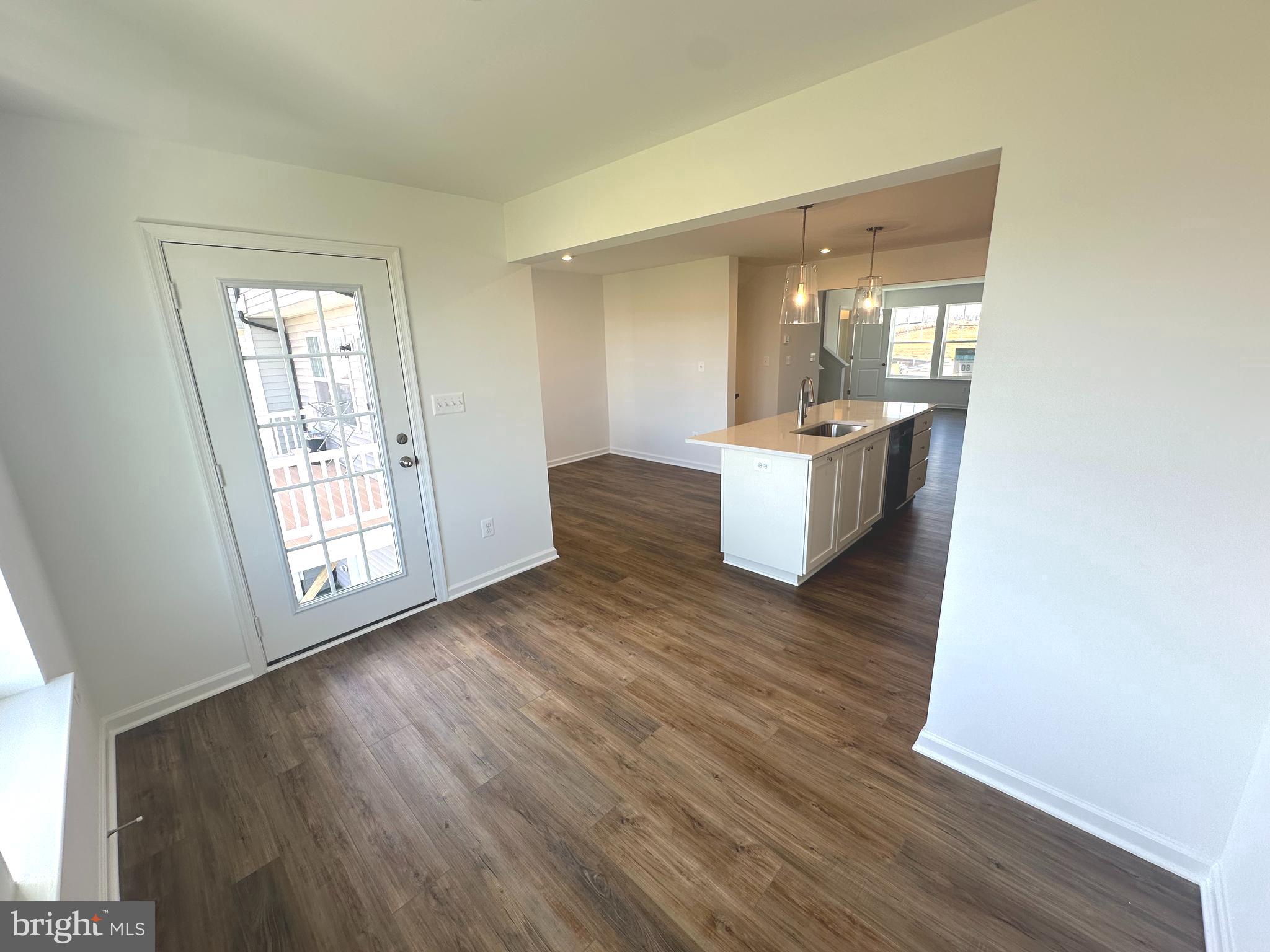 KING'S CROSSING - Residential