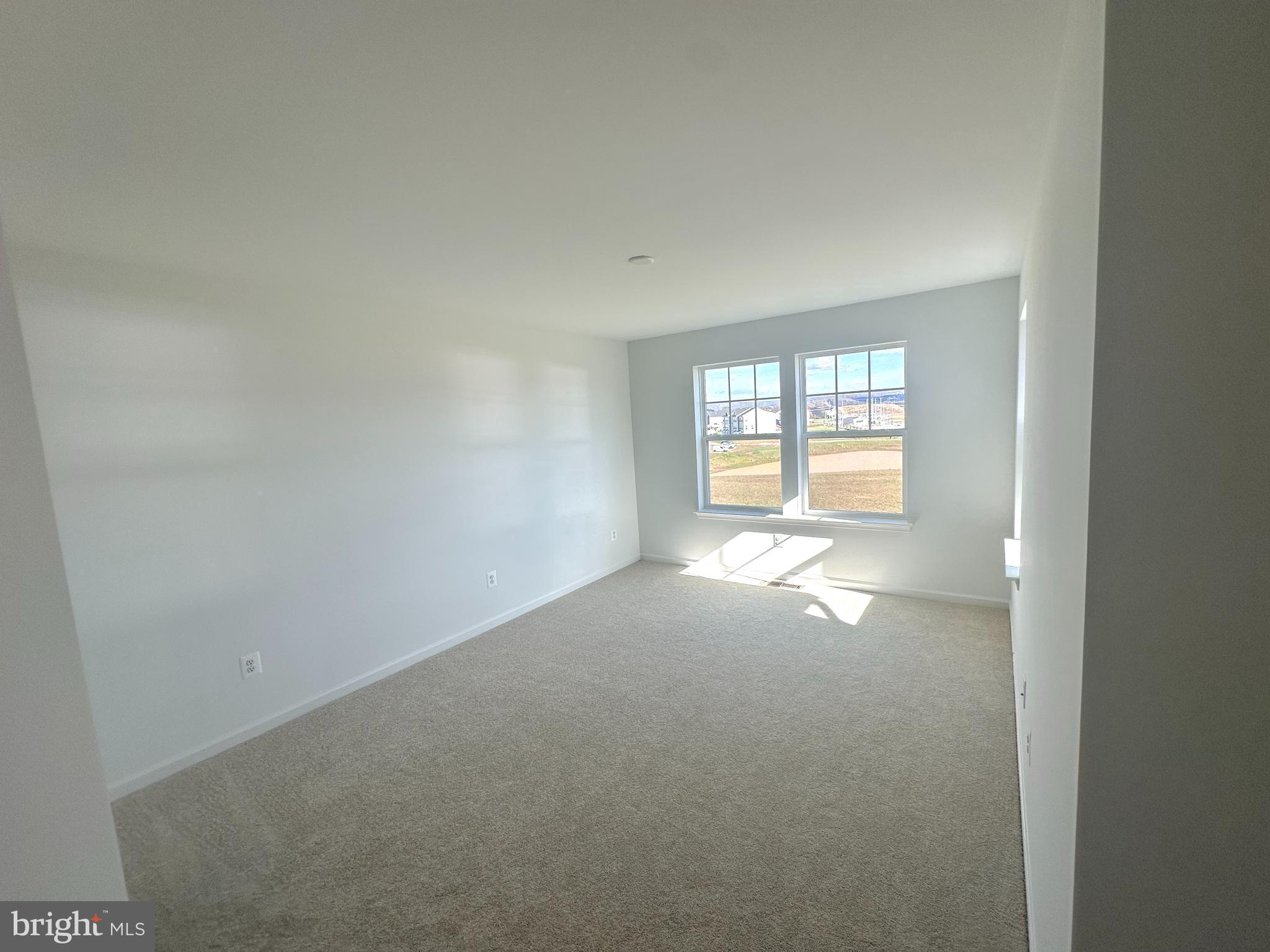 KING'S CROSSING - Residential