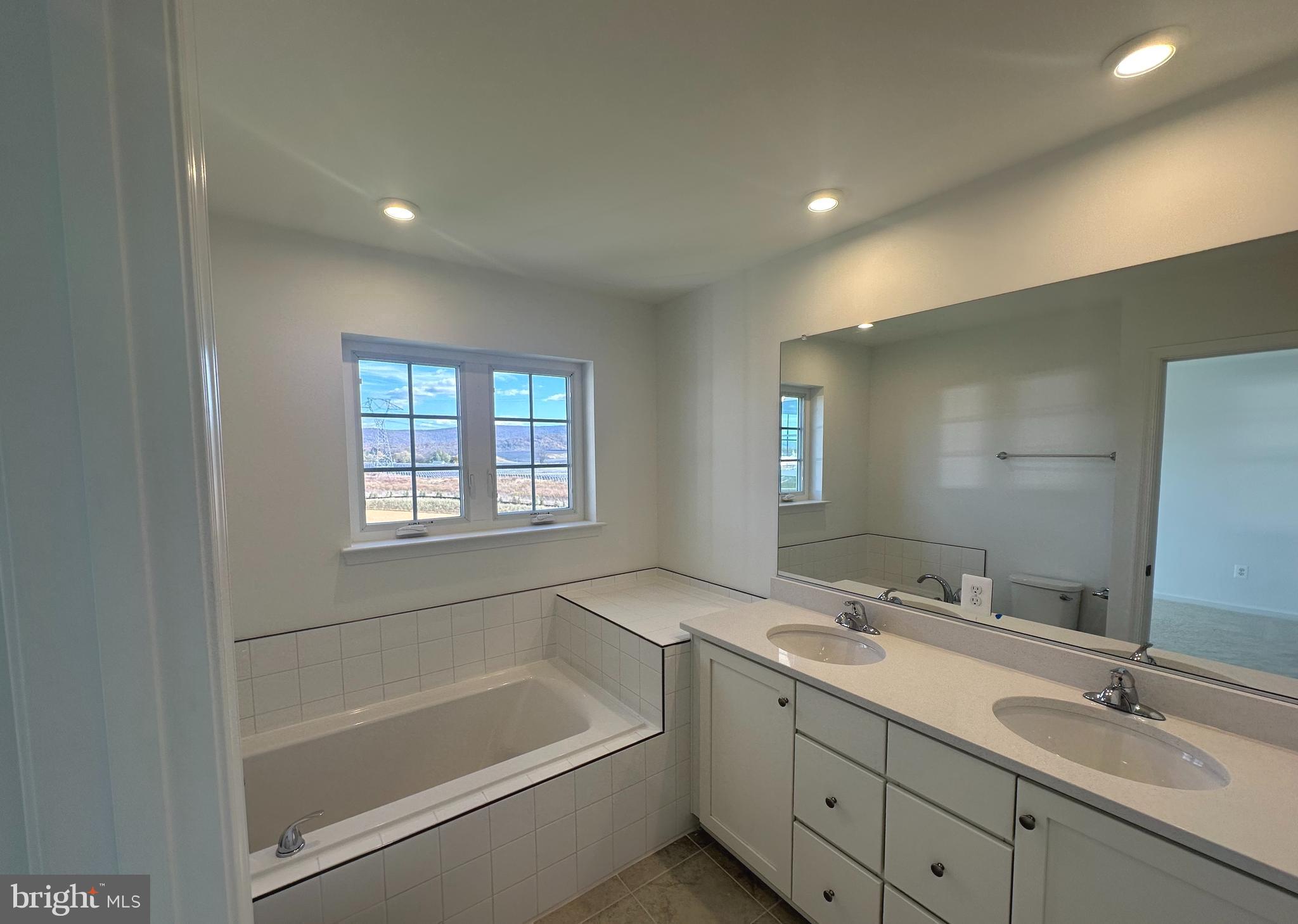 KING'S CROSSING - Residential