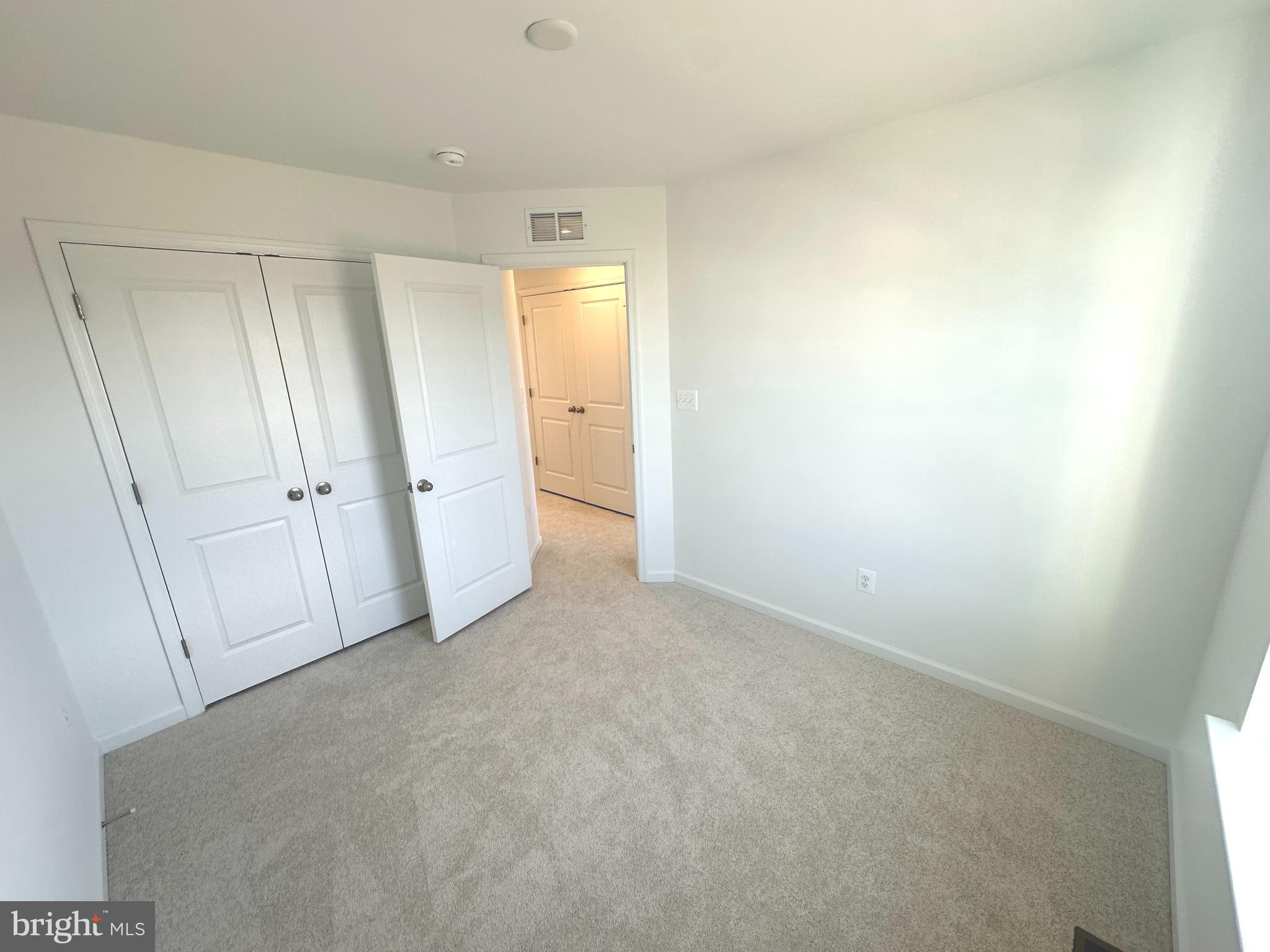 KING'S CROSSING - Residential