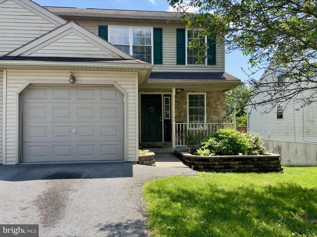 Photo of 1057 Sterling Place, Lancaster, PA 17603 (MLS # PALA2047960)