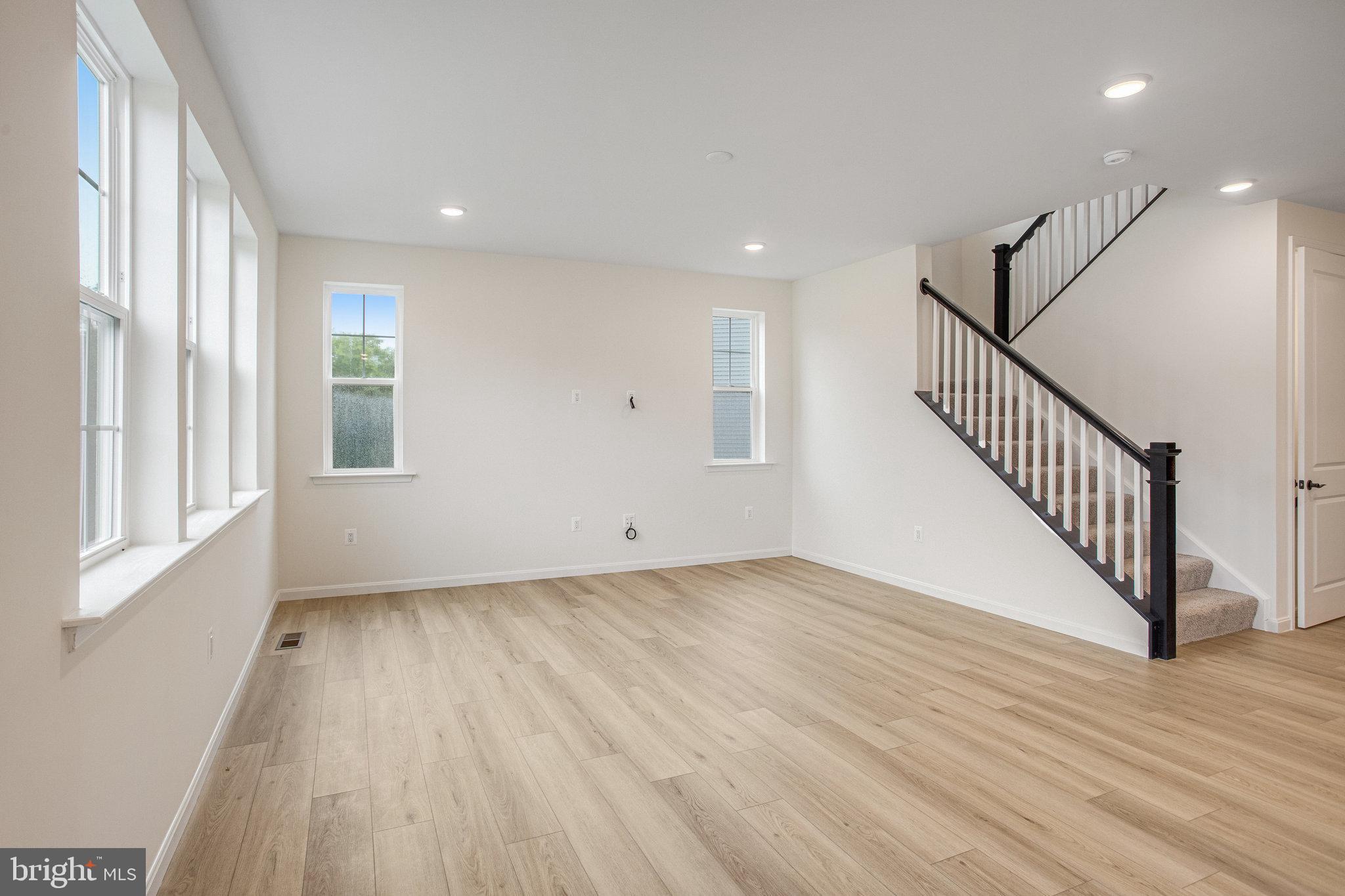 WILDERNESS SHORES - Residential