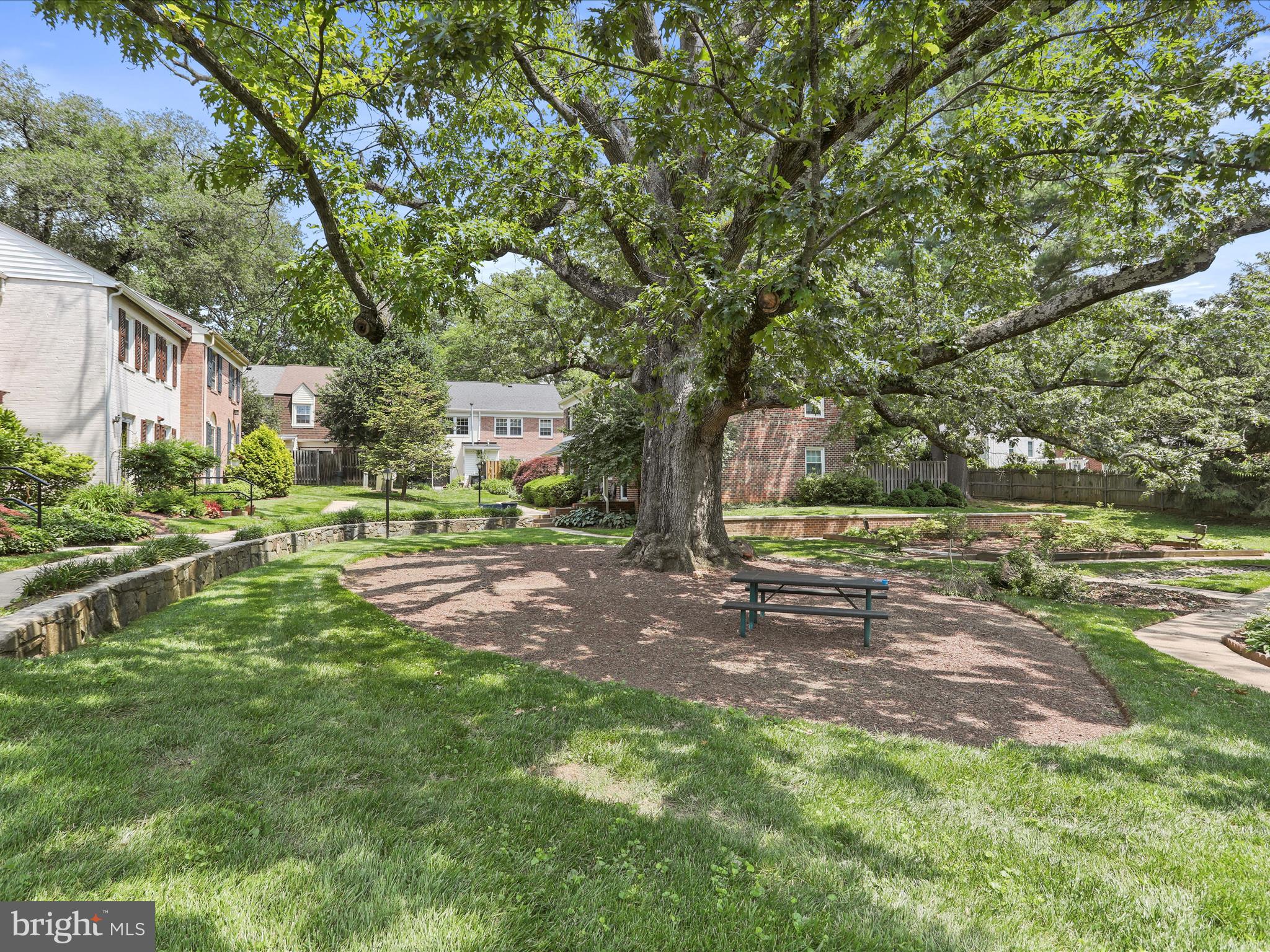 REGENT SQUARE - Residential