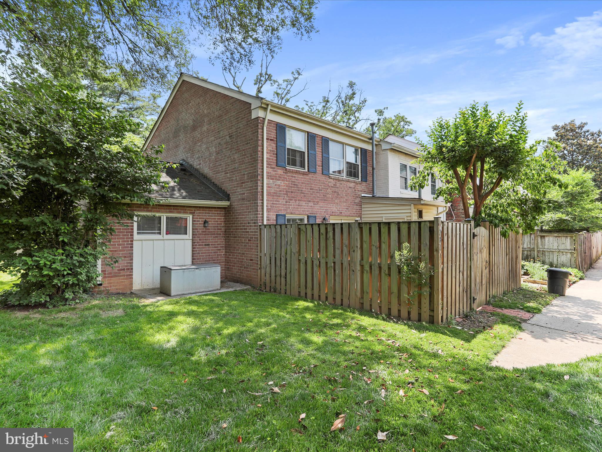 REGENT SQUARE - Residential