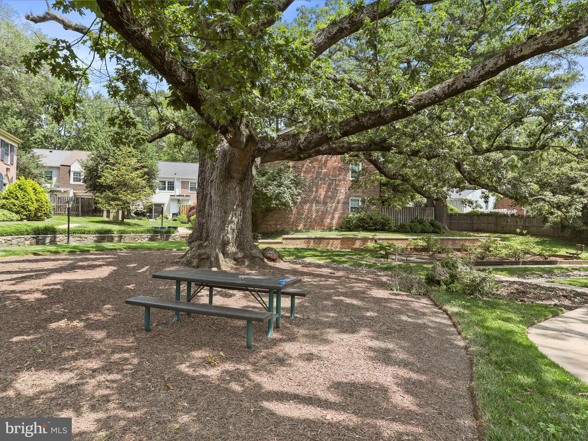 REGENT SQUARE - Residential