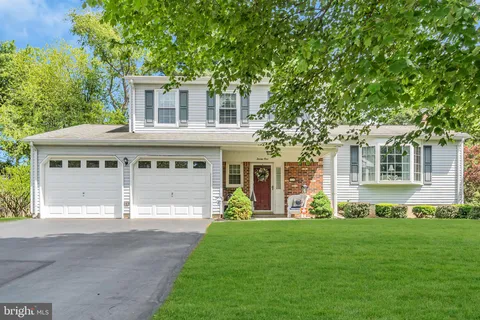 21 Kristin Way, Hamilton, NJ MLS: NJME2059926