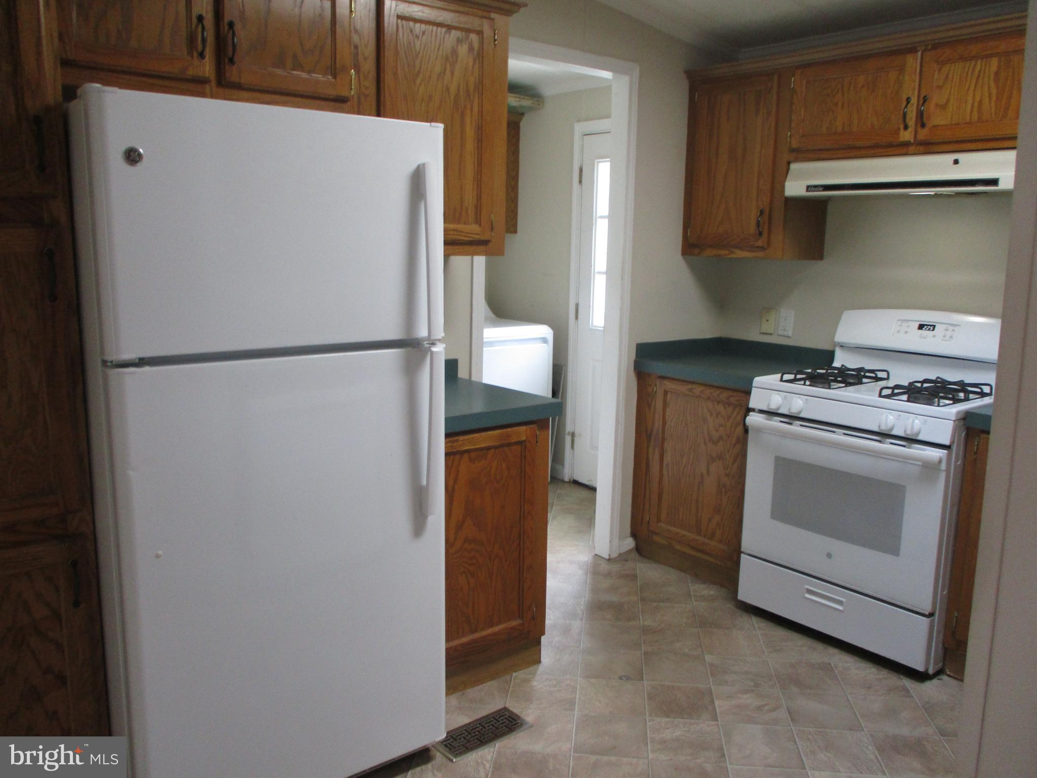 HIGHLAND MANOR - Residential Lease