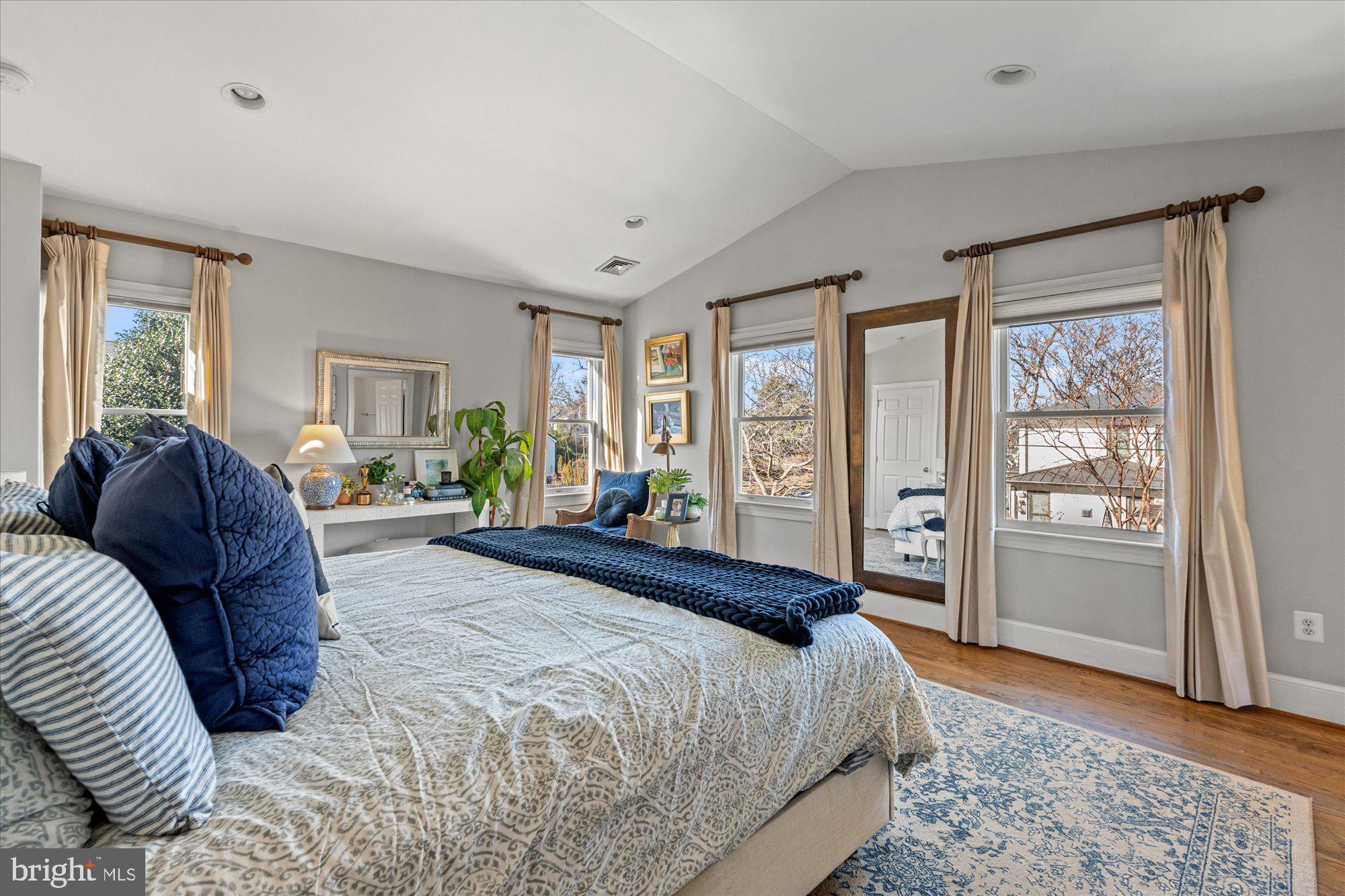 BEVERLEY HILLS - Residential